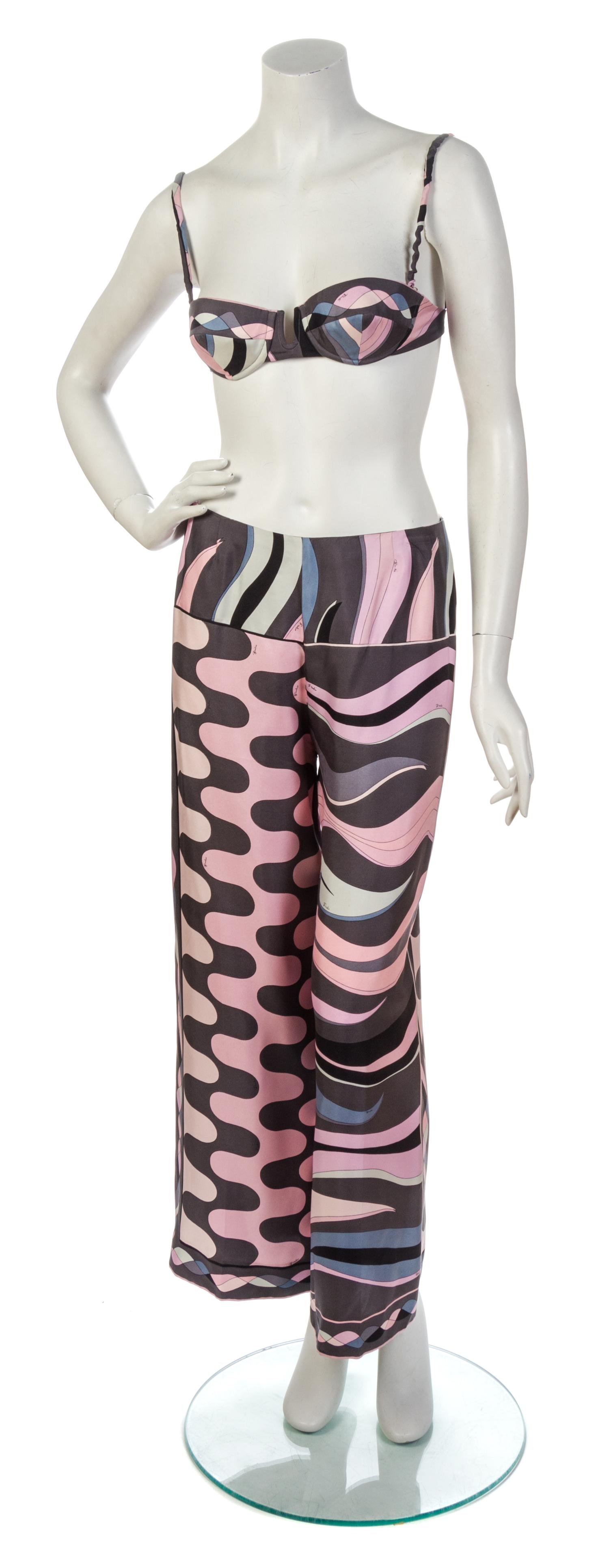An Emilio Pucci Grey and Pink Silk Print Hostess Pajama Ensemble, Size 8.