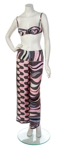 An Emilio Pucci Grey and Pink Silk Print Hostess Pajama Ensemble, Size 8.