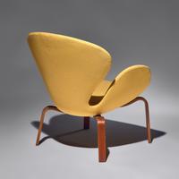 Early Swan chair, model 4325 Denmark, 1958