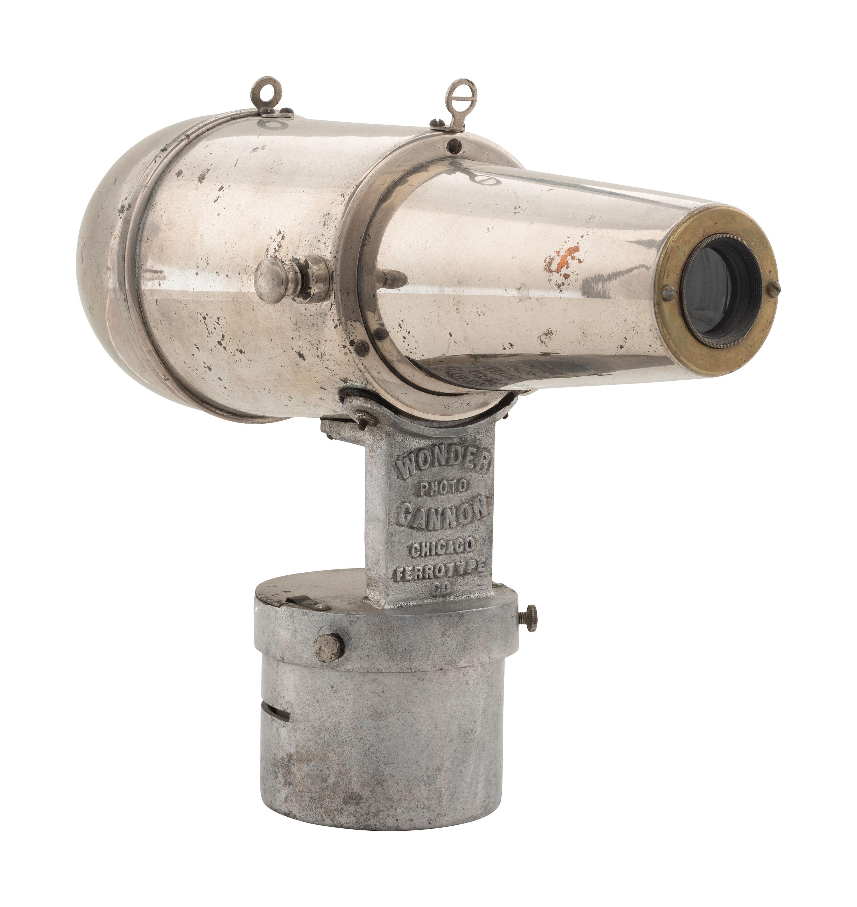 [CAMERAS]. Wonder Automatic Cannon Photo Button Machine.