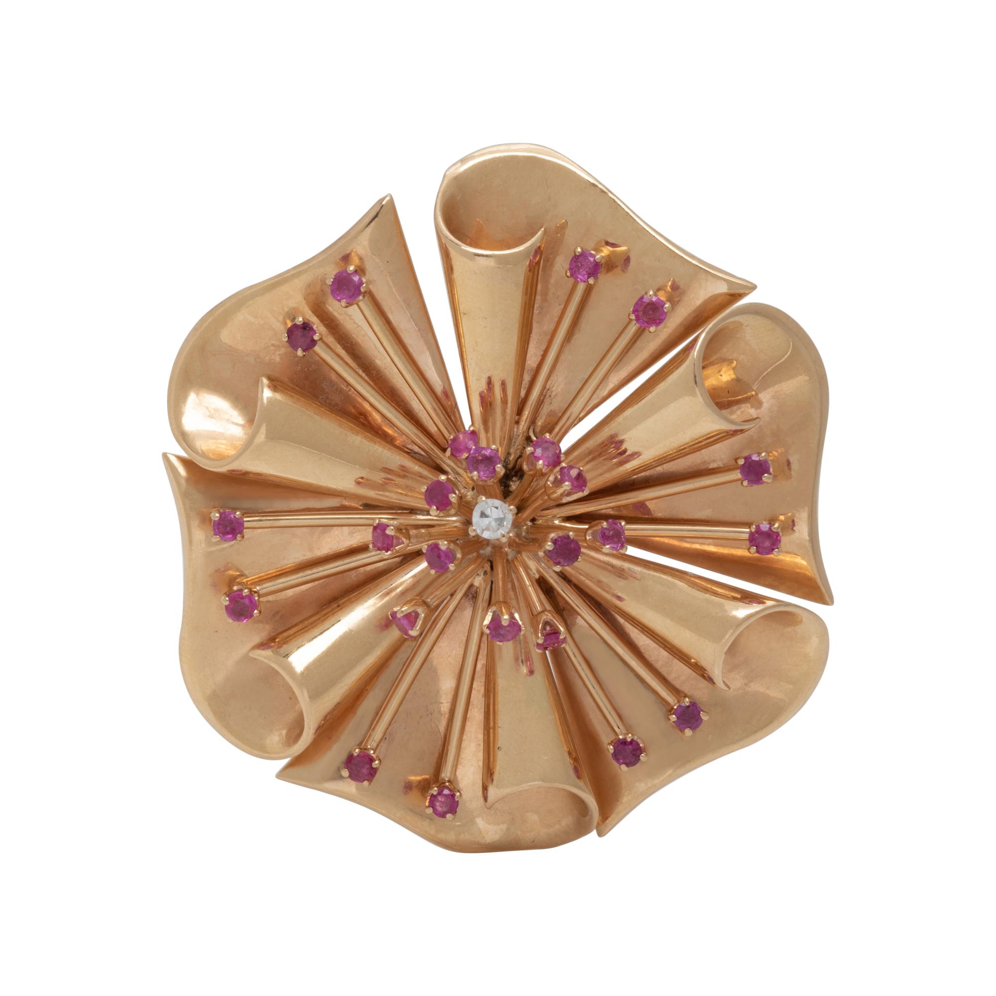 RETRO, YELLOW GOLD RUBY AND DIAMOND PENDANT/BROOCH