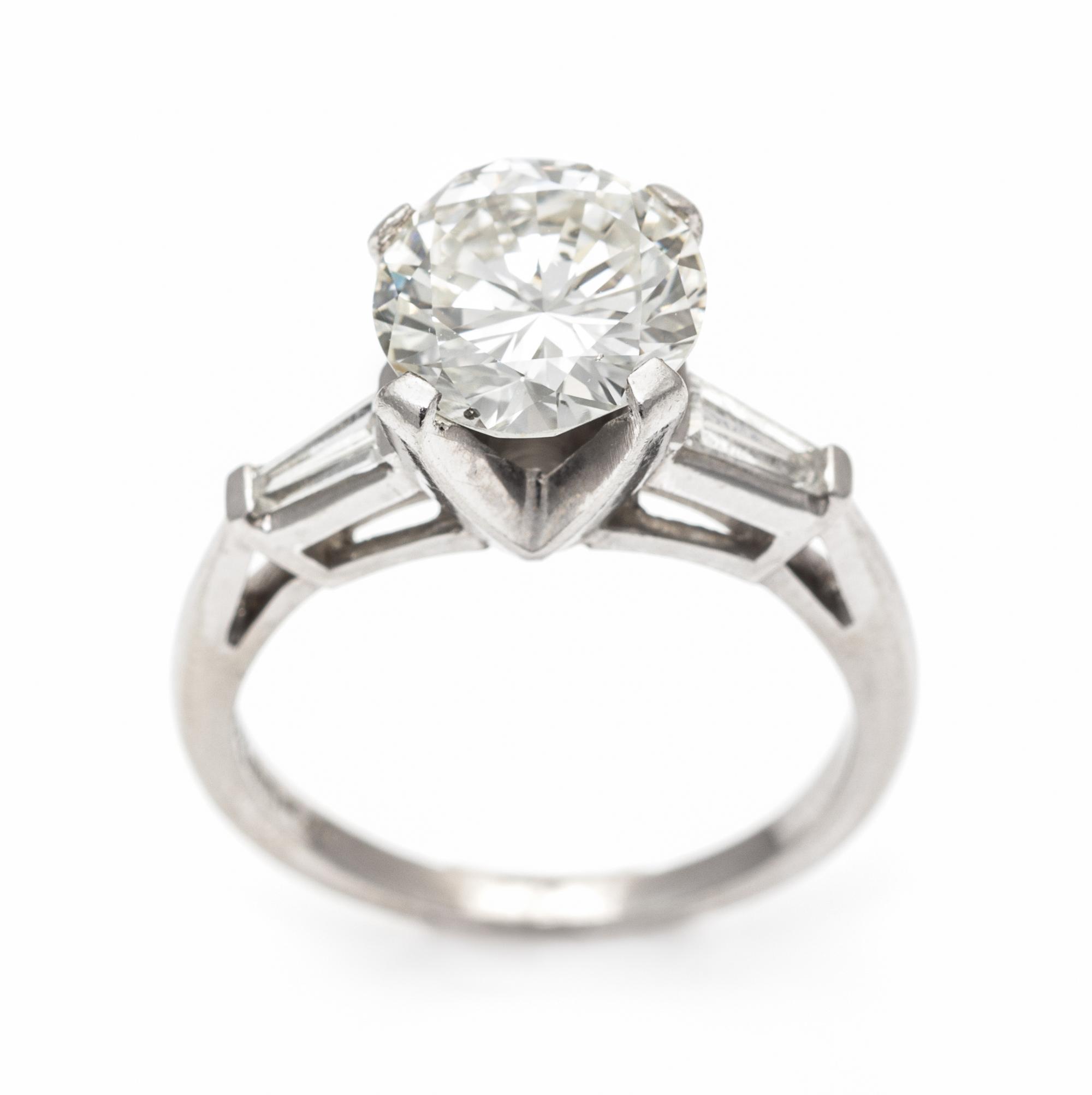 A Platinum and Diamond Ring, 3.40 dwts.