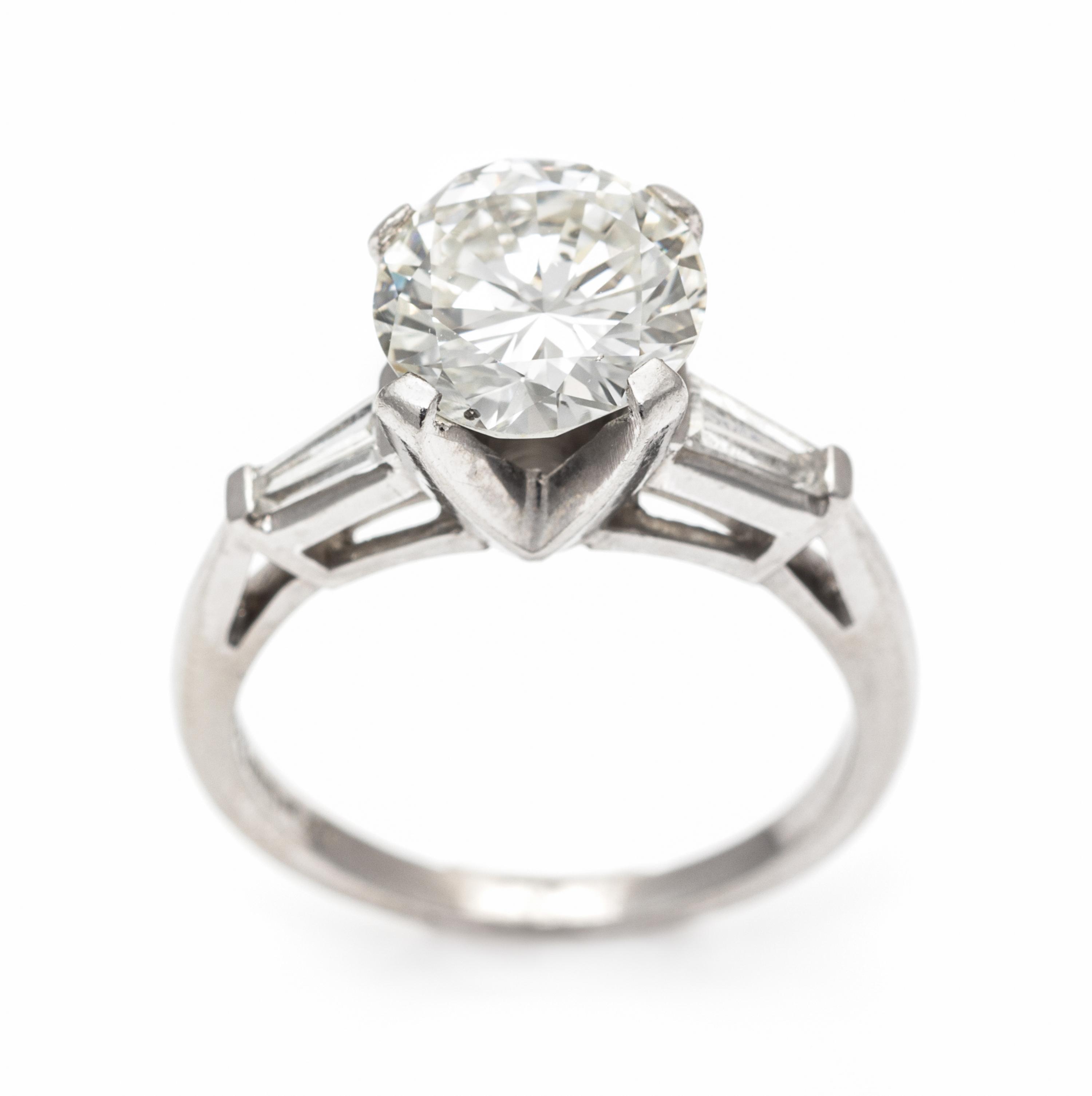 A Platinum and Diamond Ring, 3.40 dwts.
