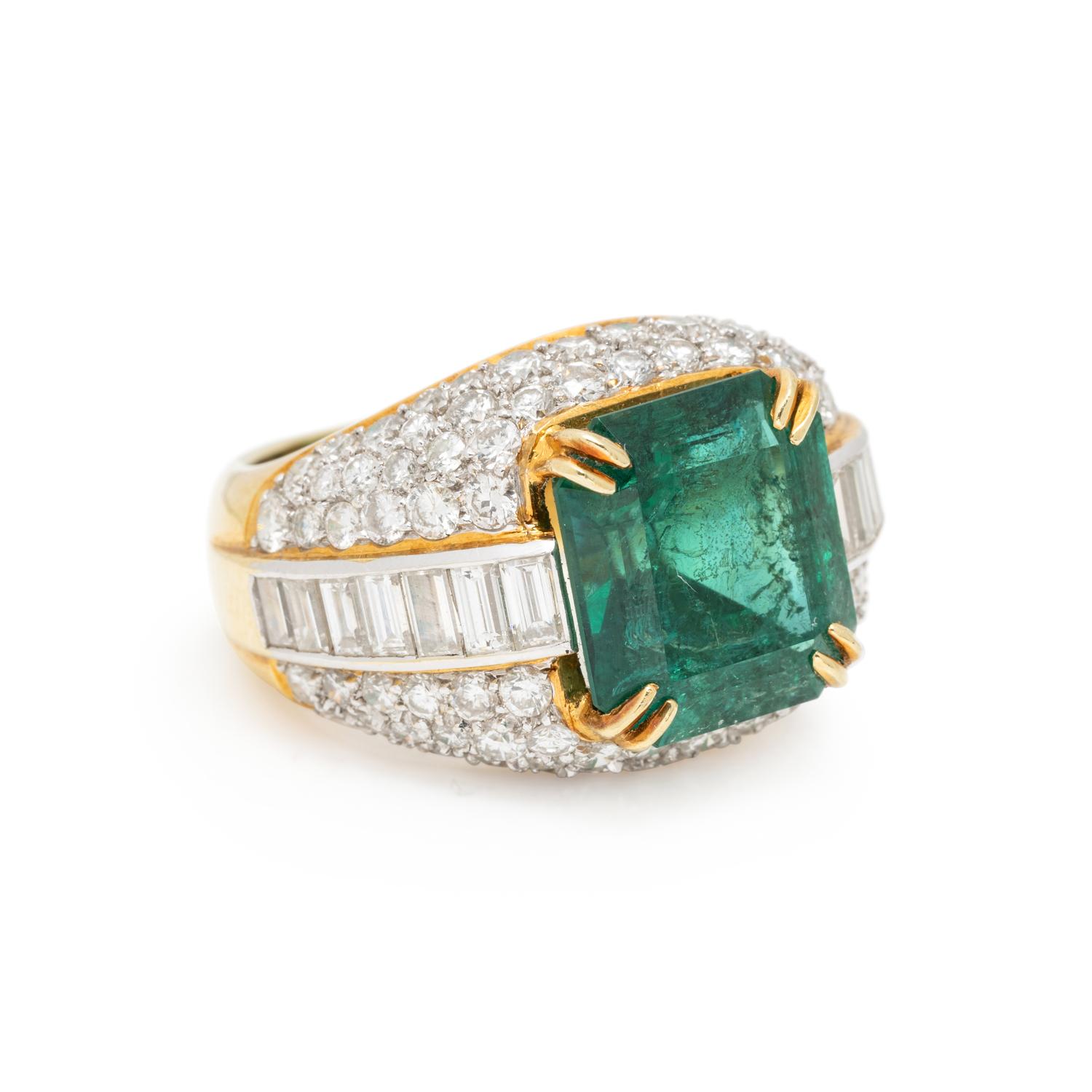 EMERALD AND DIAMOND RING
