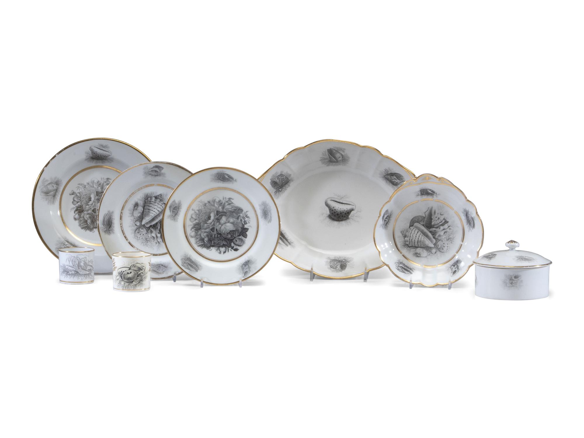 A Group of Worcester (Barr, Flight and Barr or Flight, Barr and Barr) Bat-Printed and Parcel Gilt Porcelain Table Articles