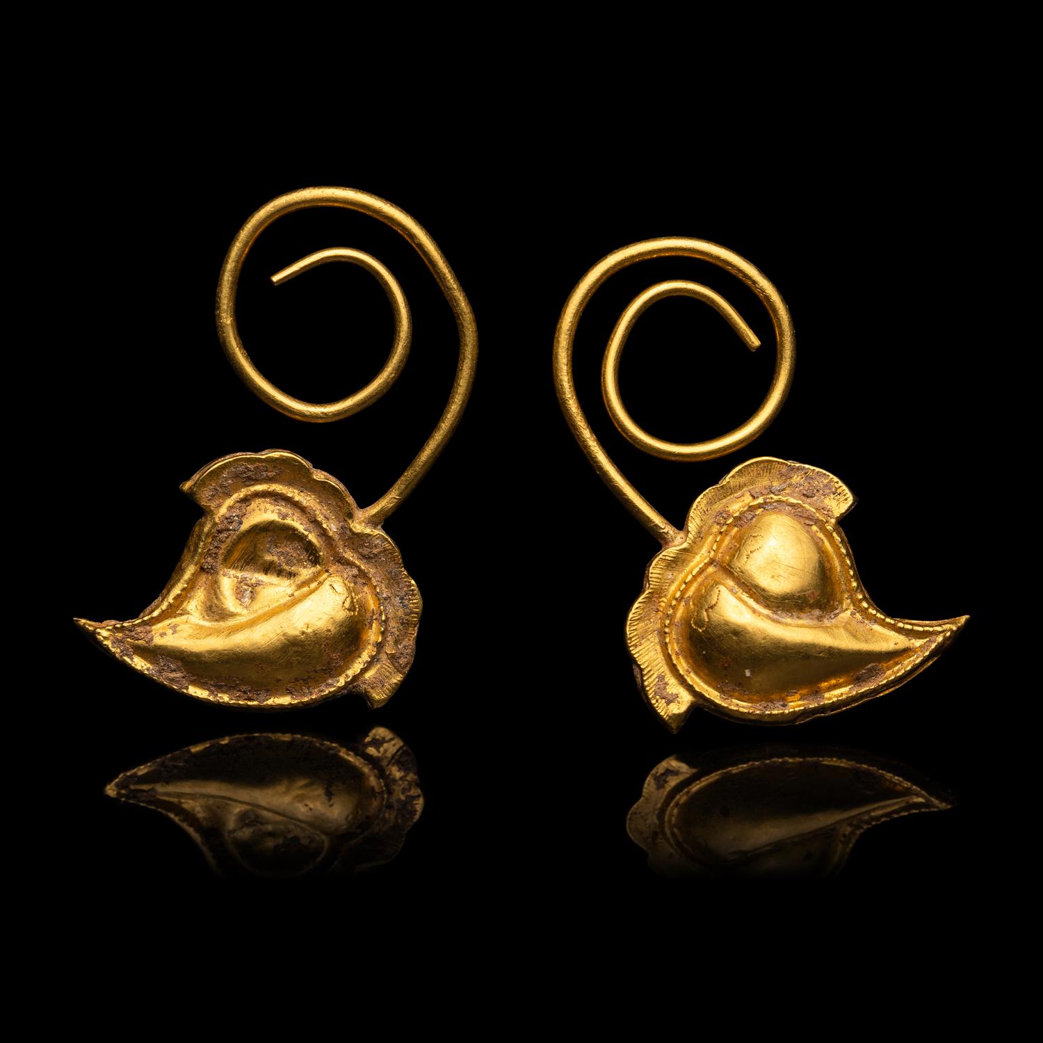 A Pair of Chinese Gold 'Peach' Earrings, Erhuan, Song Dynasty 宋 桃形金耳環一對