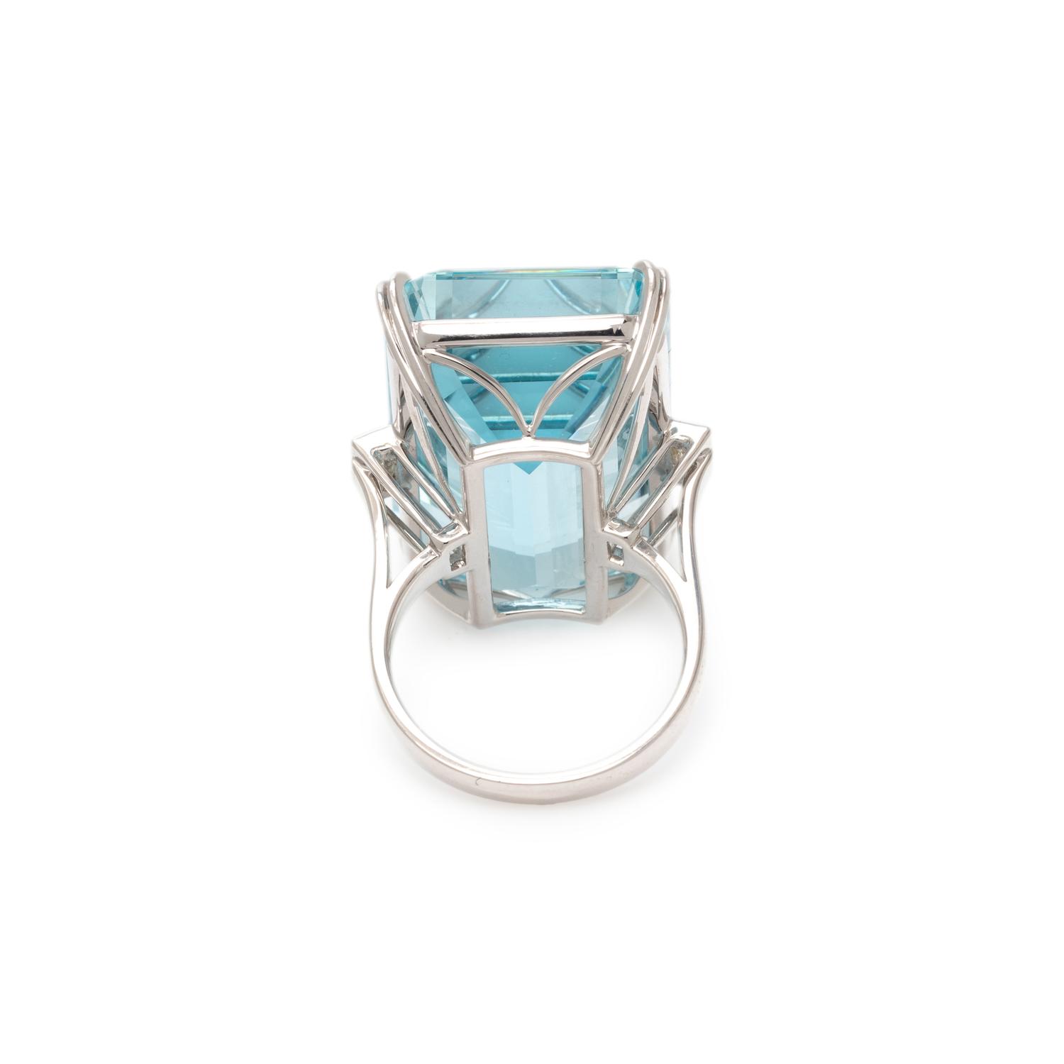 AQUAMARINE AND DIAMOND RING