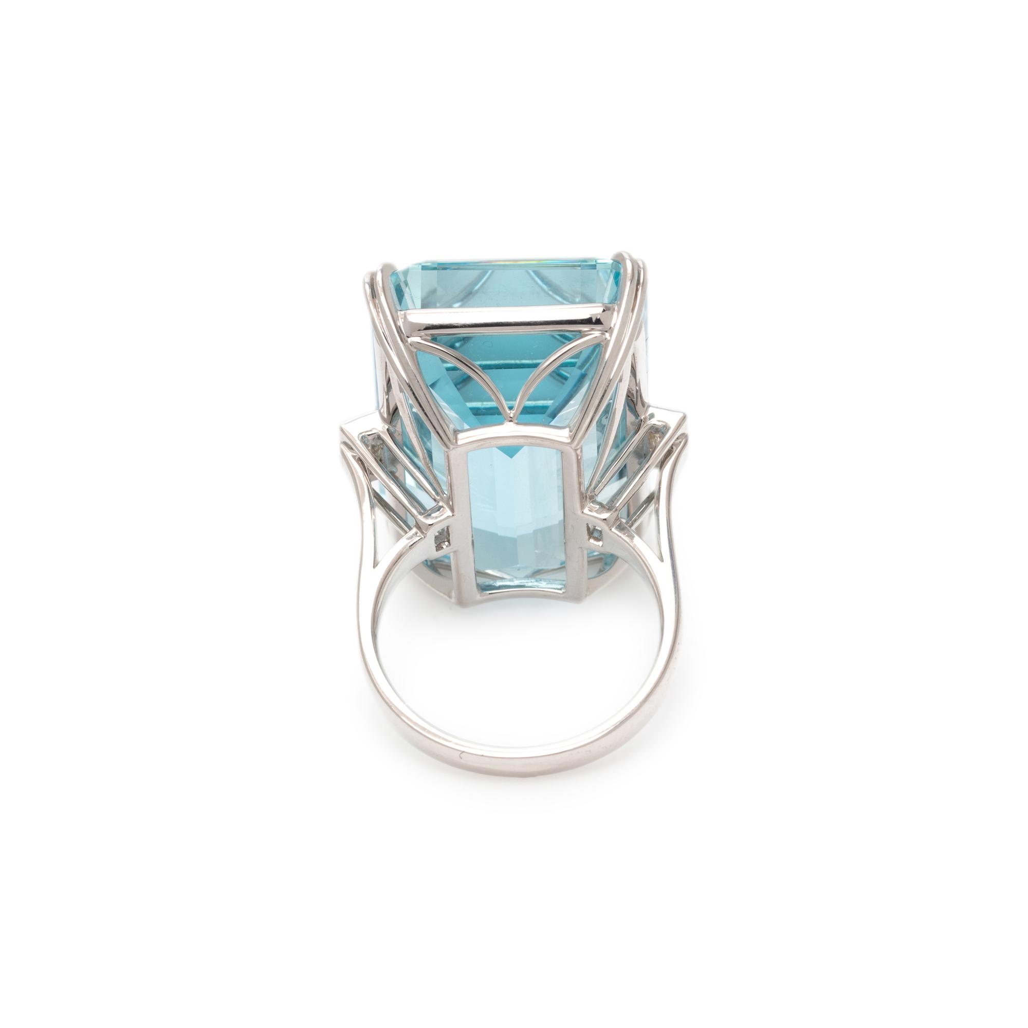 AQUAMARINE AND DIAMOND RING