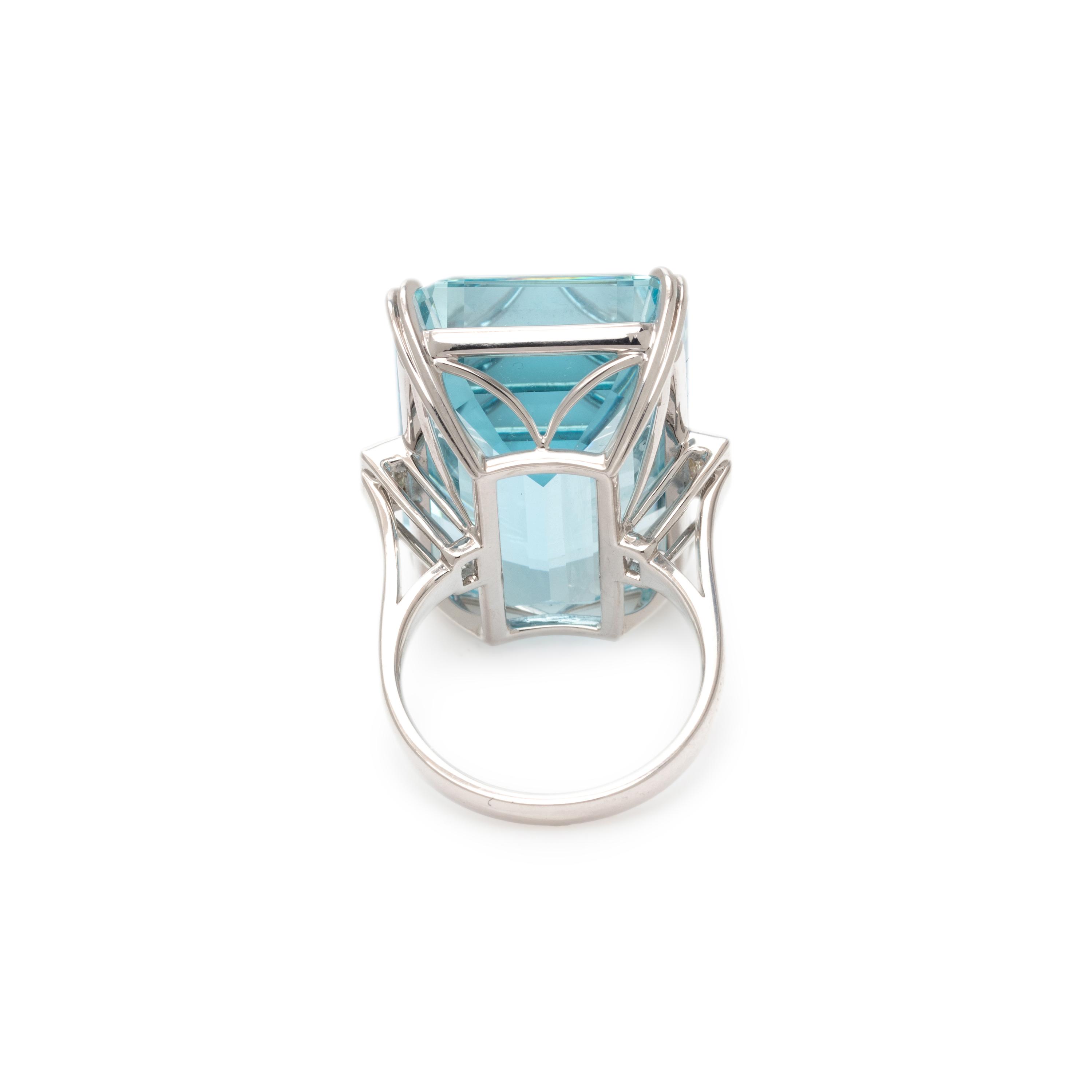 AQUAMARINE AND DIAMOND RING