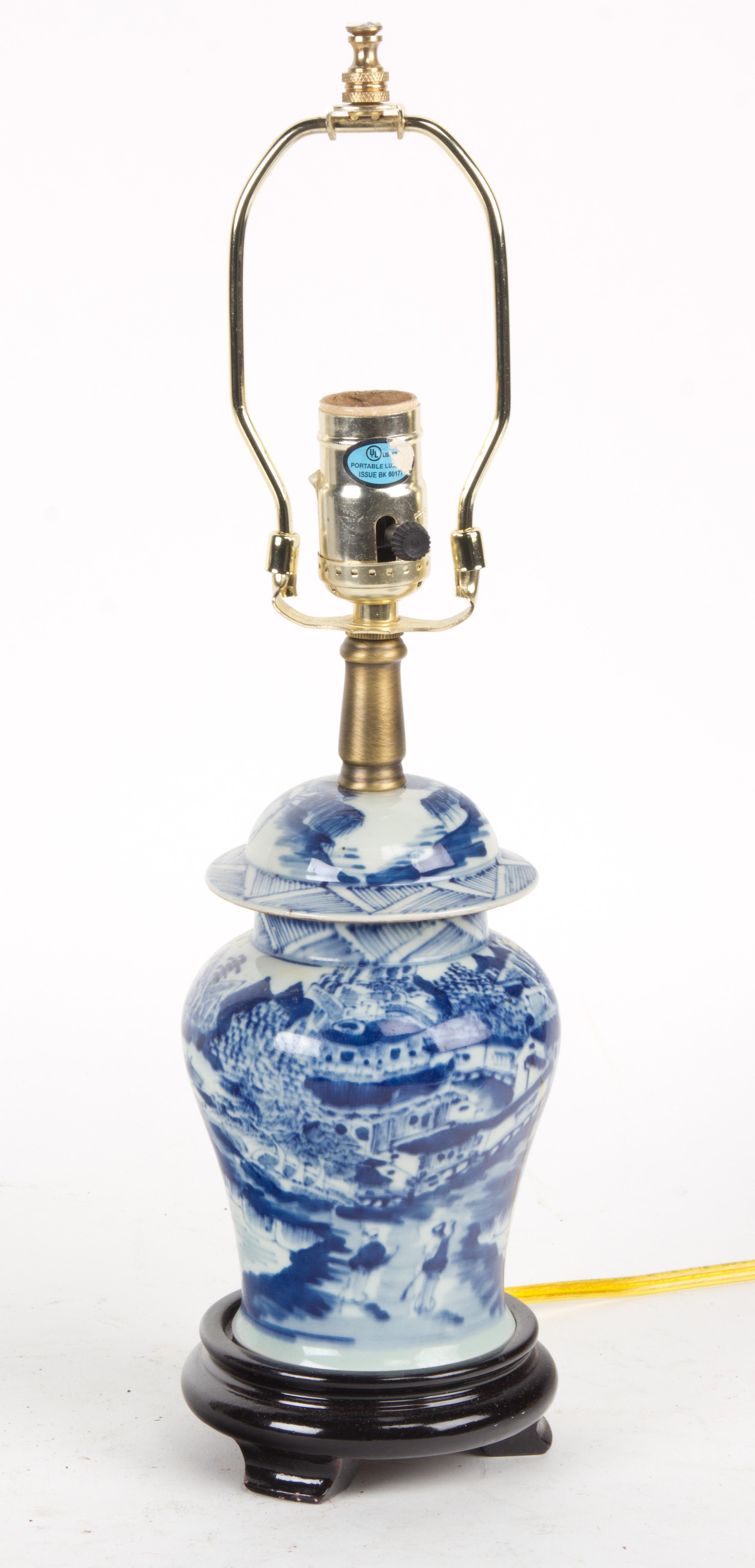 A Chinese Blue and White Porcelain Table Lamp
