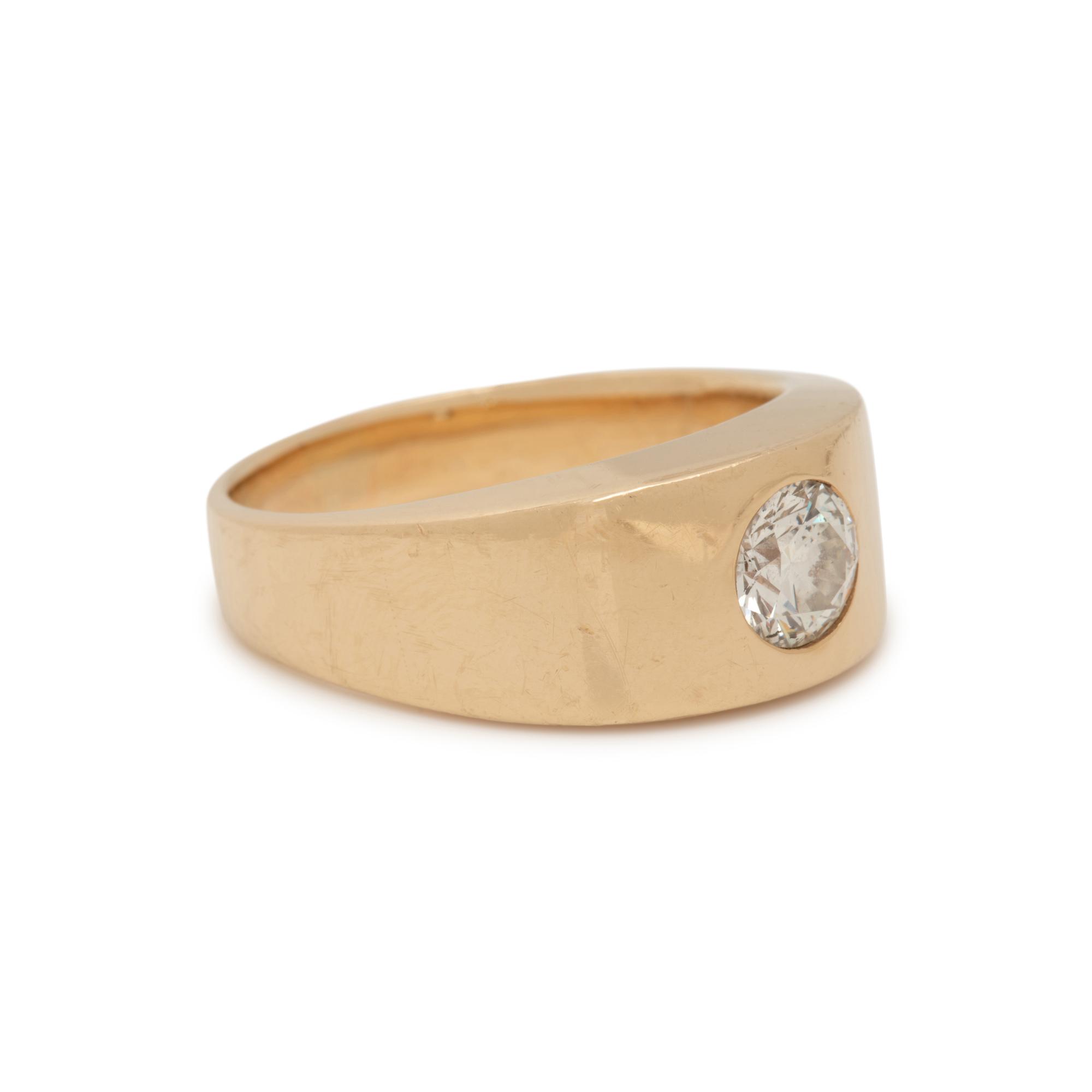 YELLOW GOLD AND DIAMOND RING