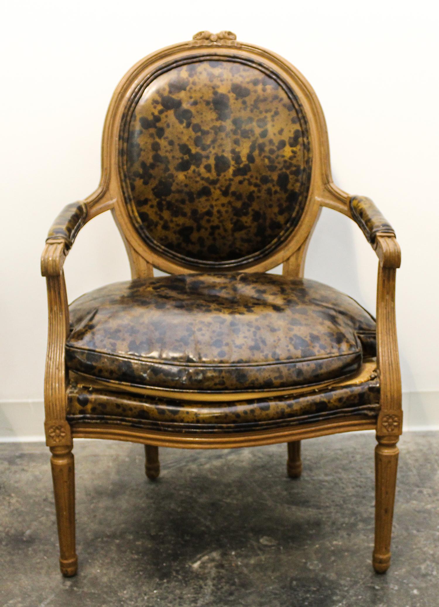 A Louis XVI Style Painted Fauteuil Height 35 inches. — EARLY 20TH CENTURY