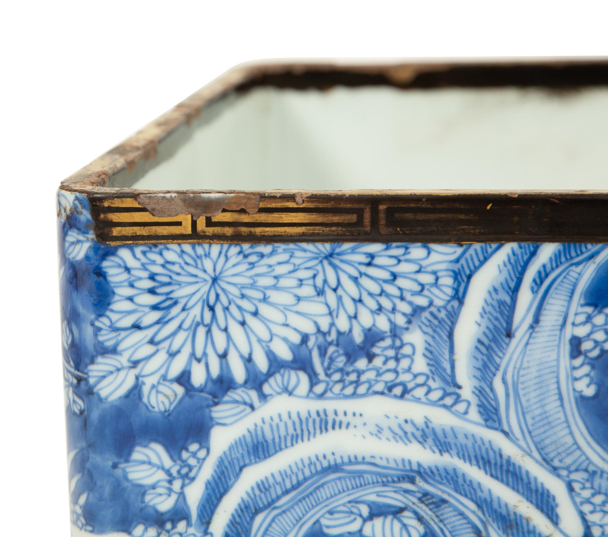 A Chinese Blue and White Porcelain Square Jardinière