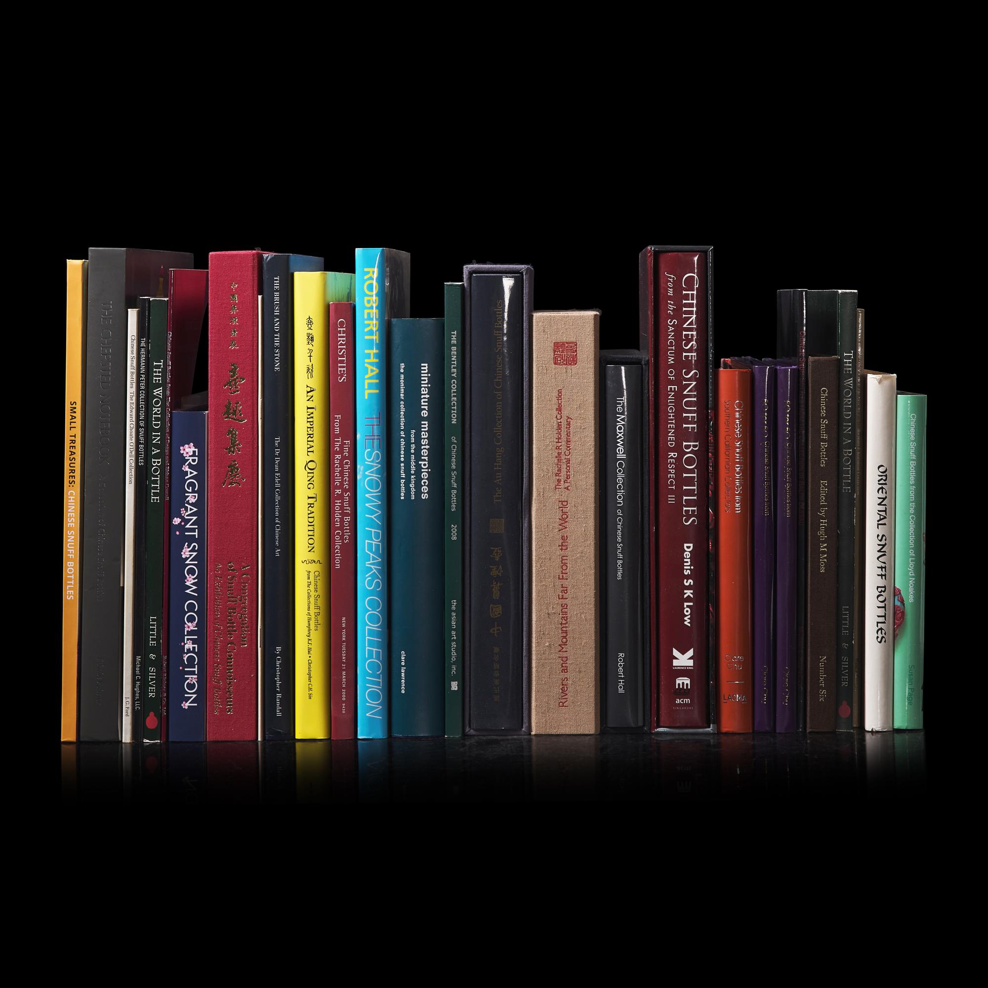 28 Single Owner Snuff Bottle Collections and Group Exhibitions Catalogues 私人鼻烟壺收藏圖錄28冊