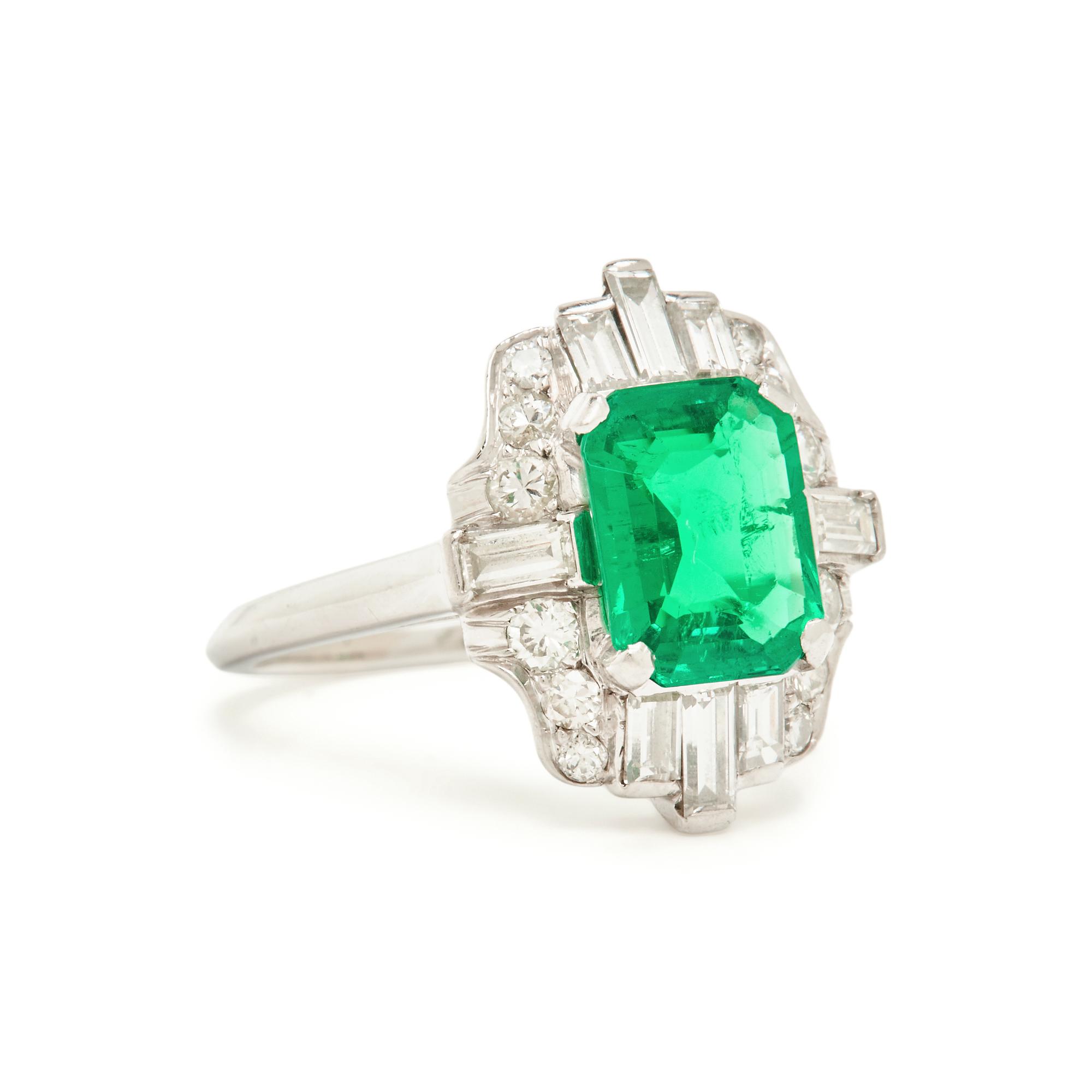 COLOMBIAN EMERALD AND DIAMOND RING