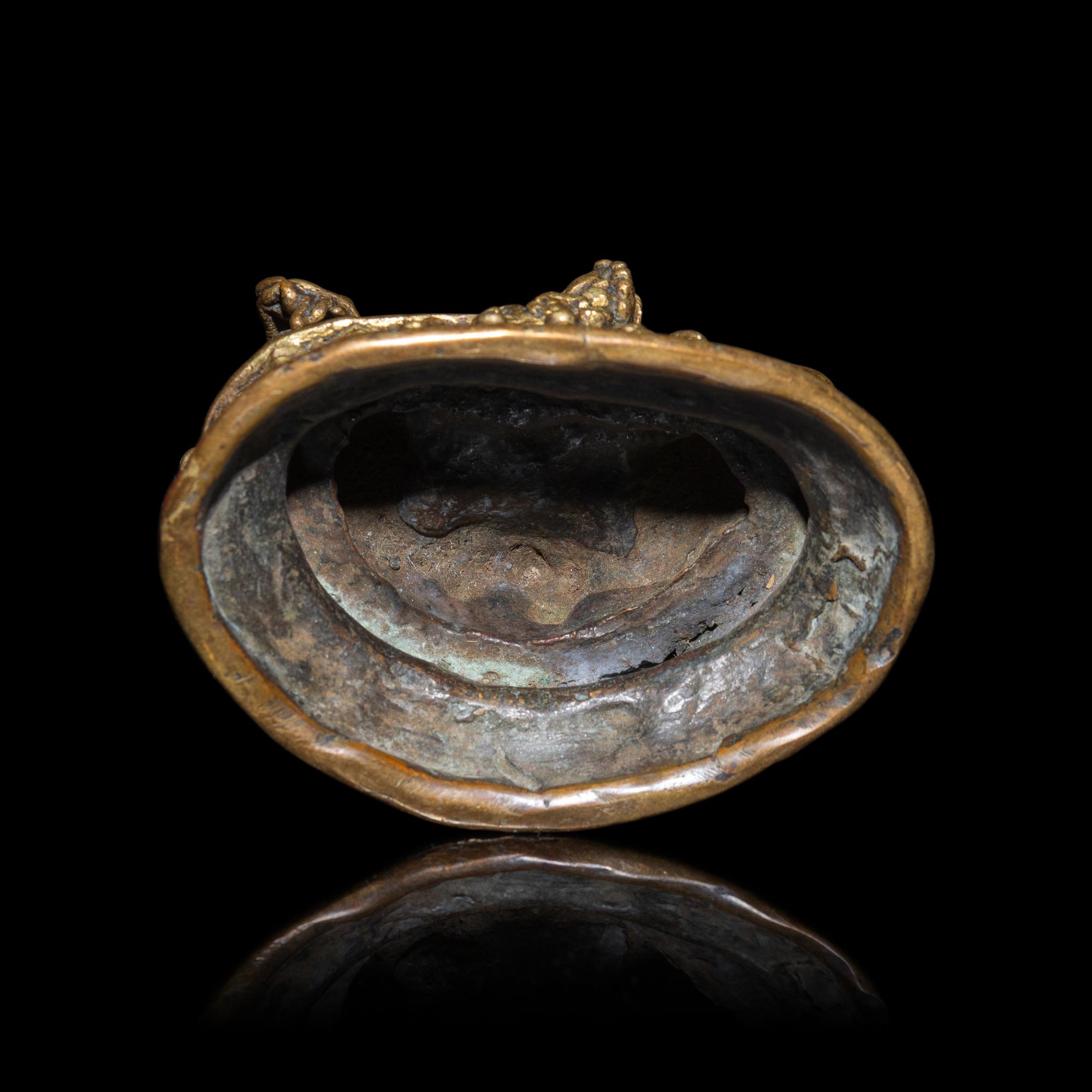 A Tibetan Gilt Bronze Seated Figure of White Tara, 15th/16th Century 十五/十六世紀 西藏銅鎏金白度母像