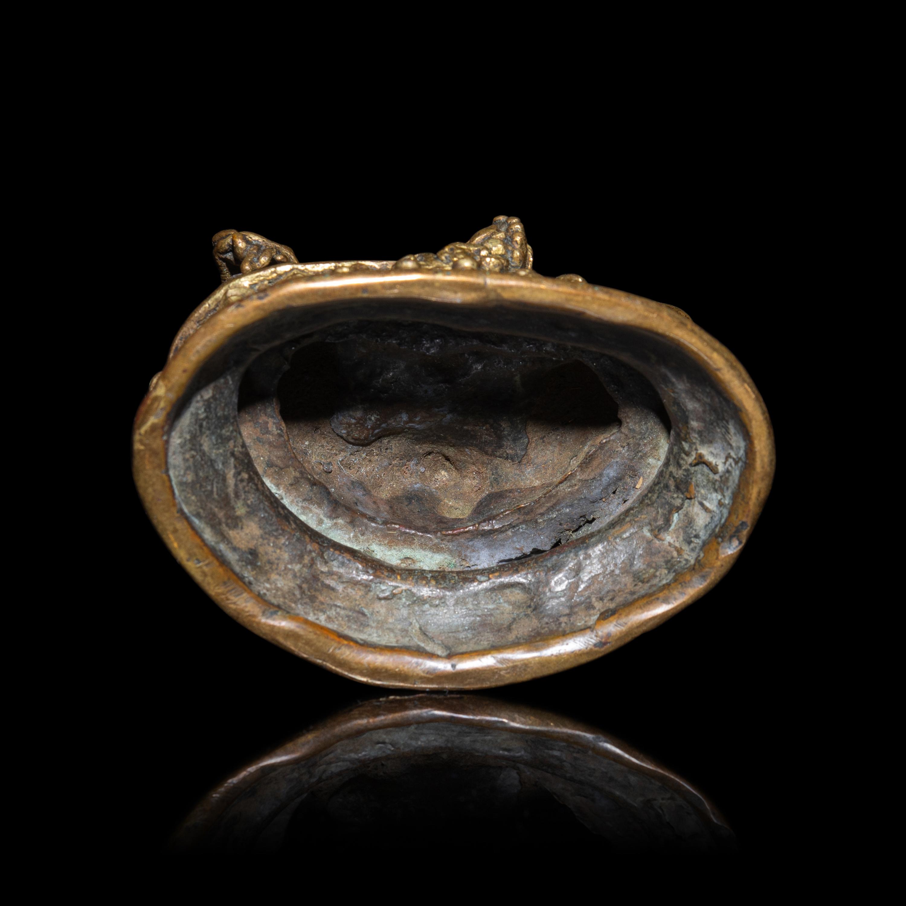 A Tibetan Gilt Bronze Seated Figure of White Tara, 15th/16th Century 十五/十六世紀 西藏銅鎏金白度母像