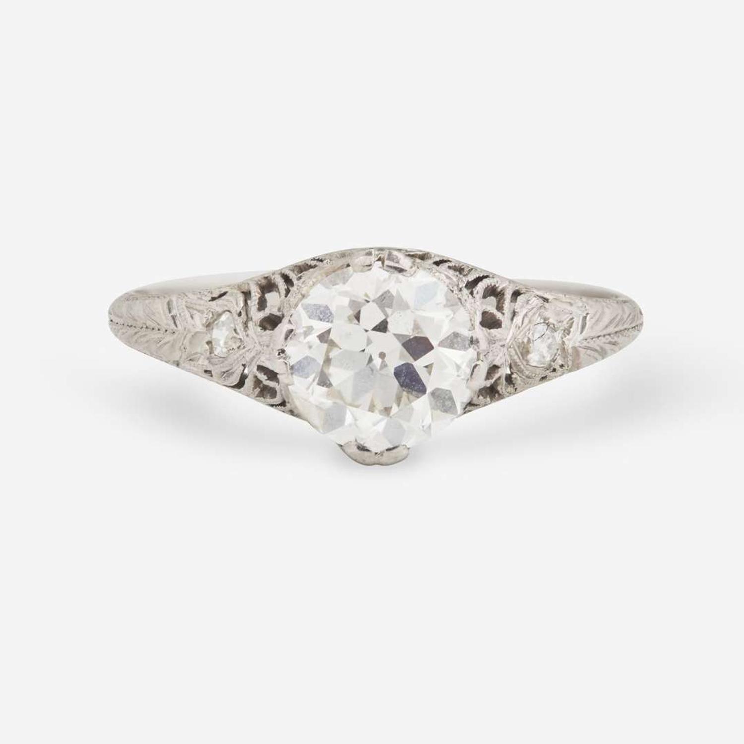 A Ladies Platinum and Diamond Ring Edwardian, c.1915
