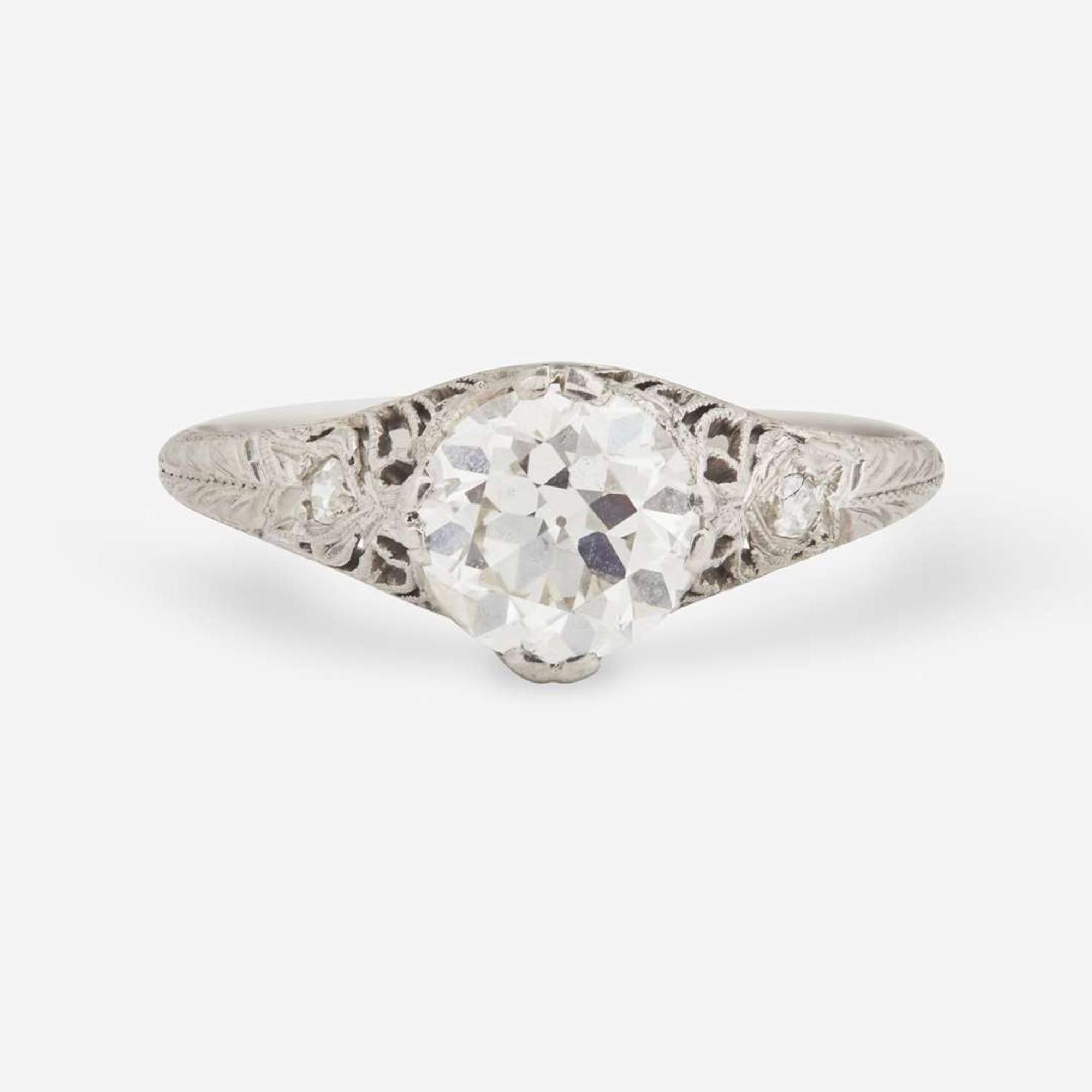A Ladies Platinum and Diamond Ring Edwardian, c.1915