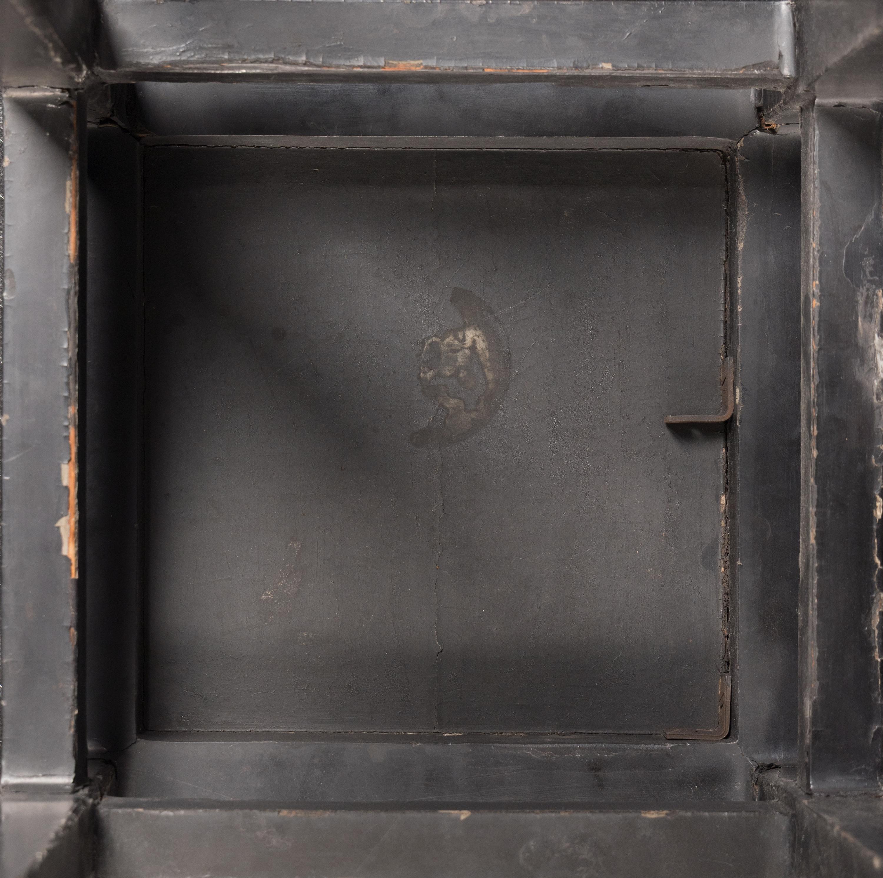 A Pair of Chinese Black Lacquered Mother-of-Pearl Inlaid Square Stands, Xiangji, 19th Century 清中晚期 黑漆嵌螺鈿蓮紋方几一對