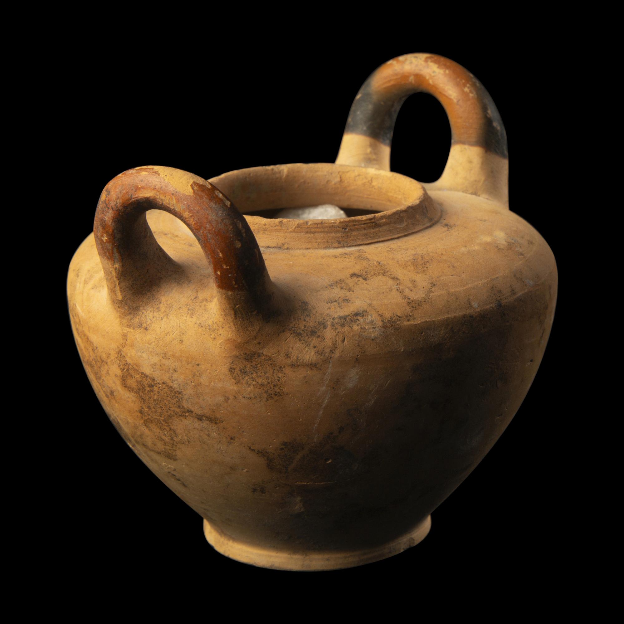 A Corinthian Terracotta Lebes Gamikos