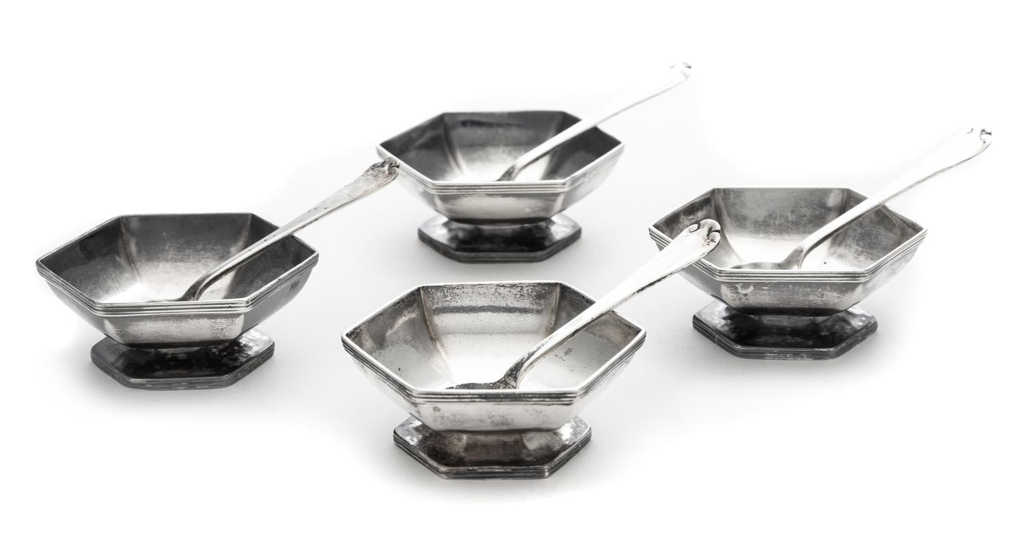 An American Silver Salt Service, Tiffany & Co., New York, NY, Late 19th/early 20th century, comprising four hexagonal salt cellars with