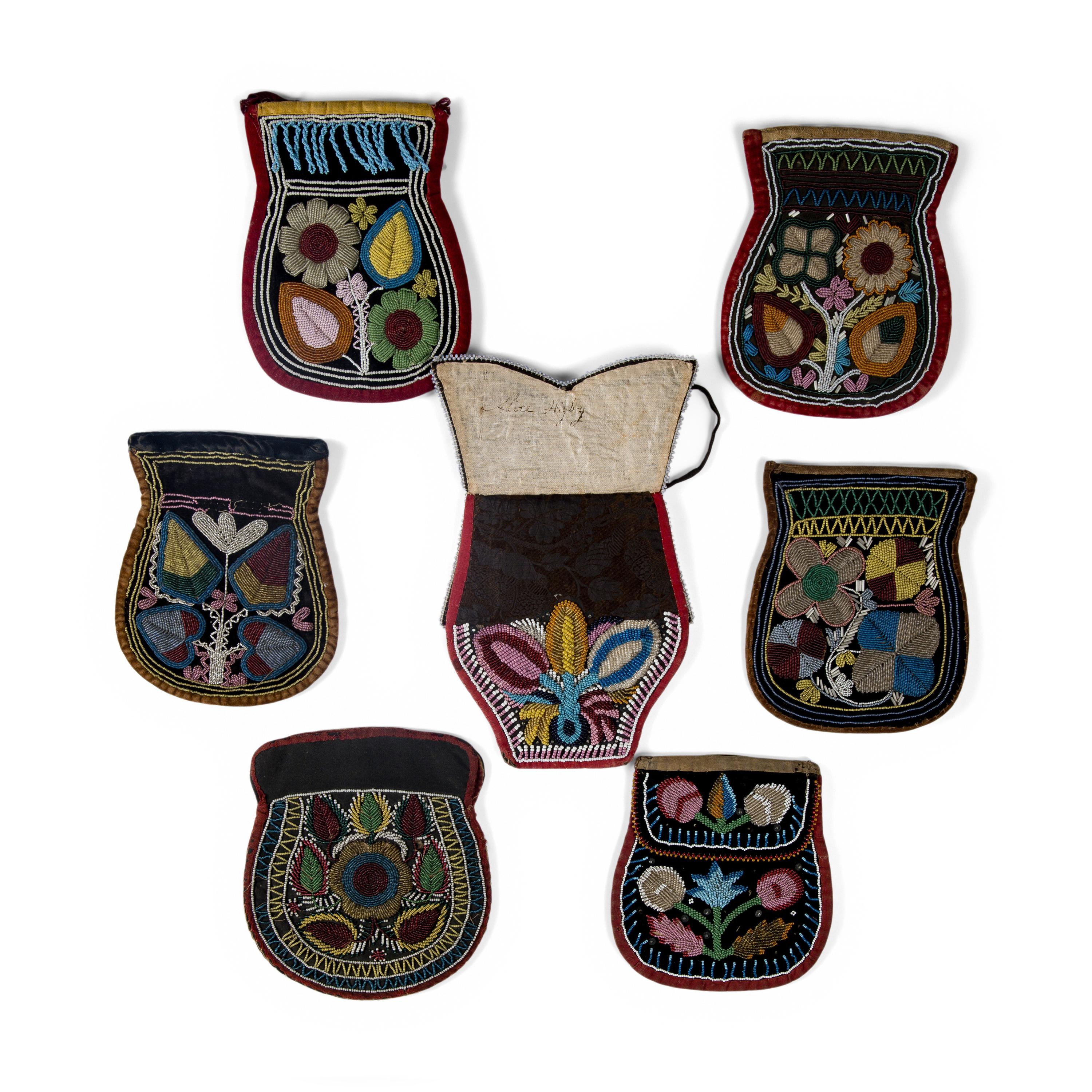 Northeastern Beaded Tulip-shaped Purses