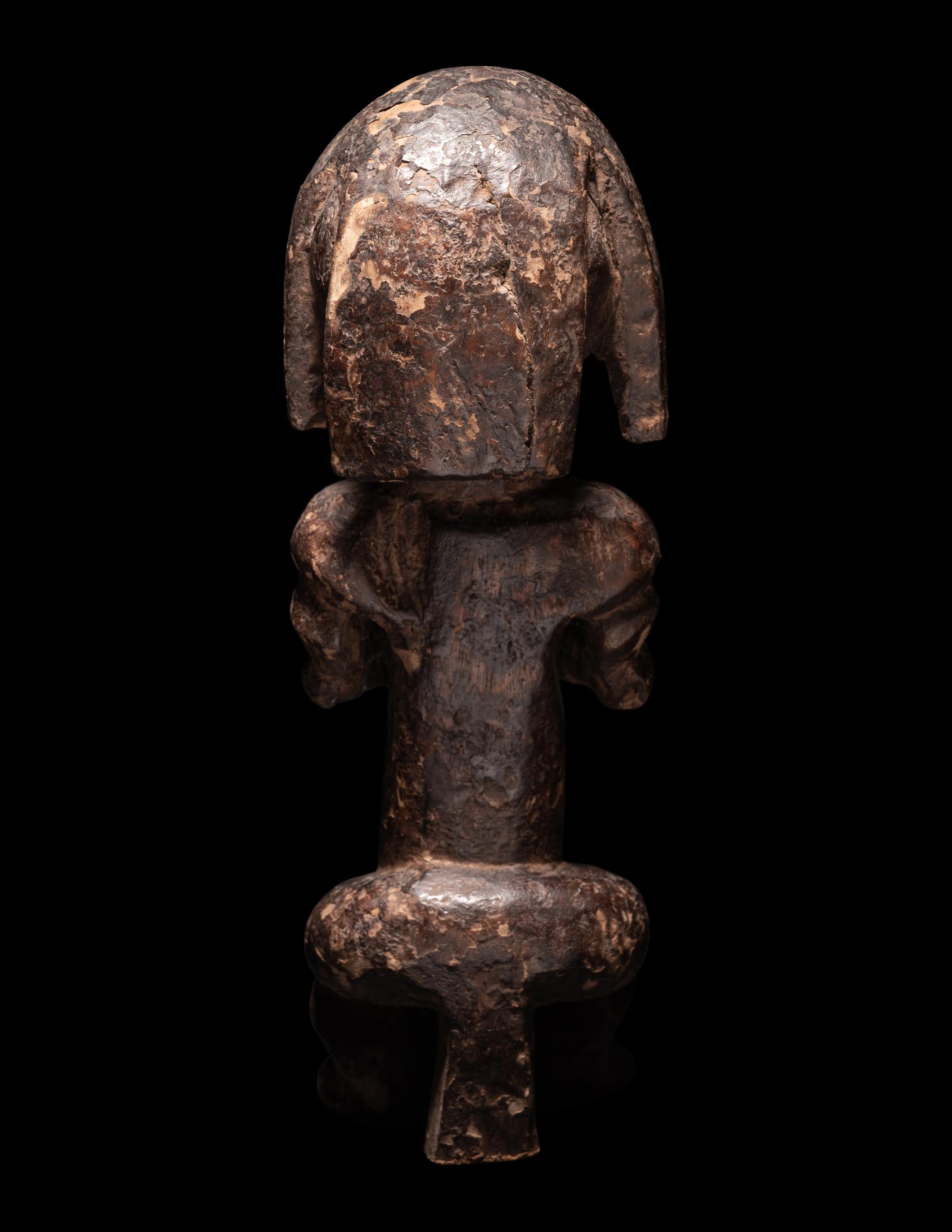 Four Fang Wood Figures