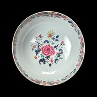 A Large Chinese Famille Rose 'Birds and Flowers' Punch Bowl, Qianlong Period 清乾隆 粉彩花鳥圖大碗