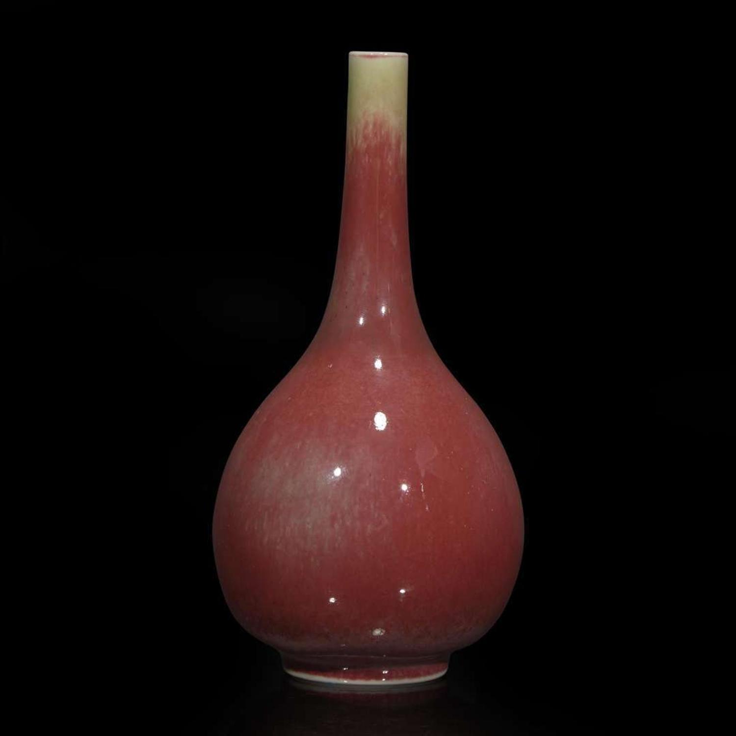 A fine Chinese "Peach bloom"-glazed bottle vase 豇豆红纸槌瓶 Kangxi six-character mark ?????