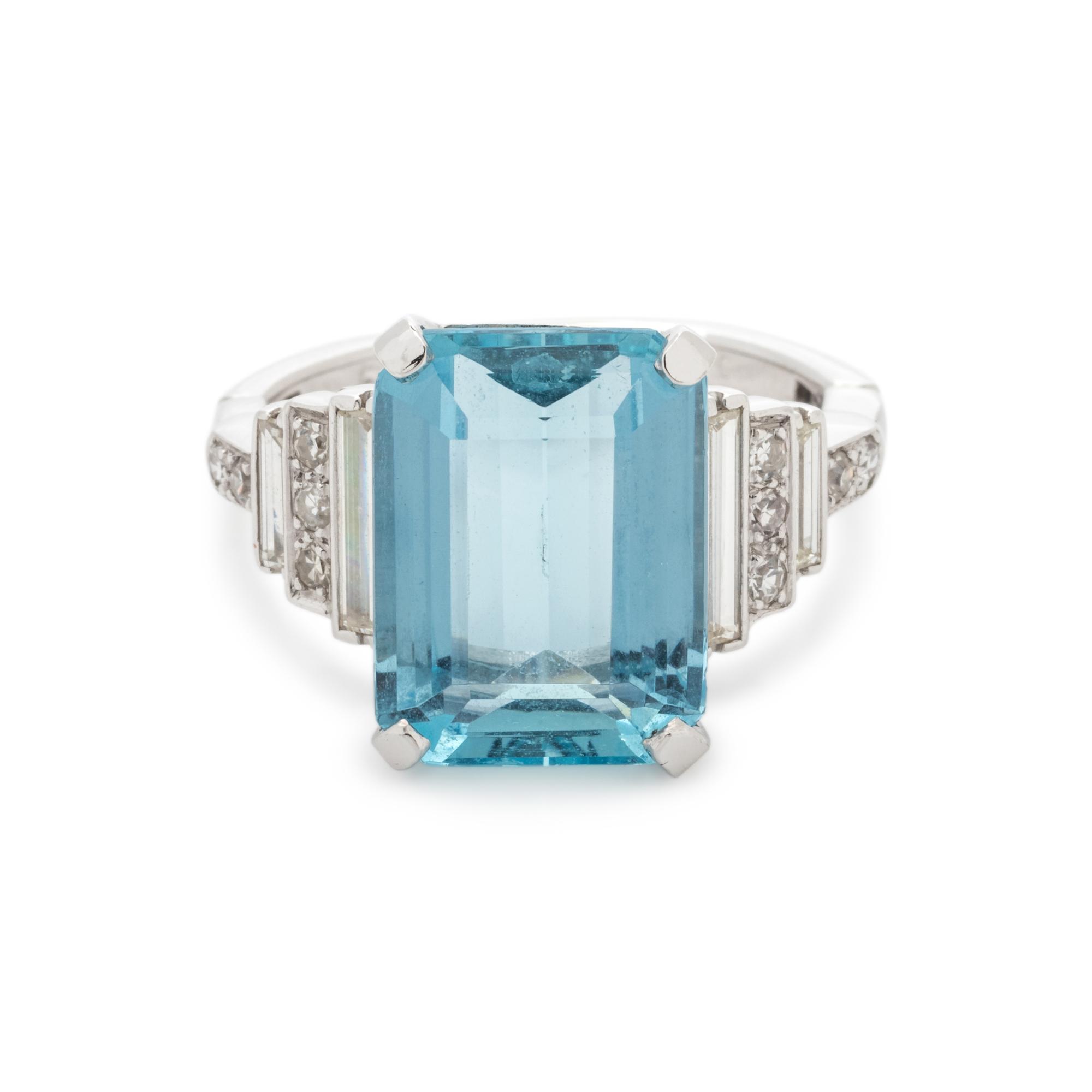 AQUAMARINE AND DIAMOND RING