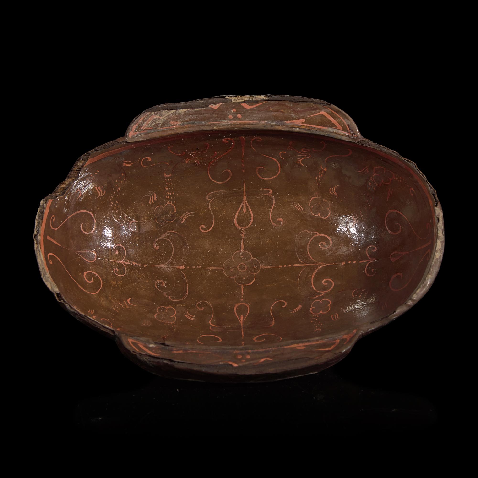 A Chinese Lacquered Wood Ear Cup, Er Bei, Han Dynasty — 漢 勾雲紋漆耳杯