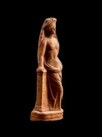 A Late Hellenistic Terracotta Aphrodite