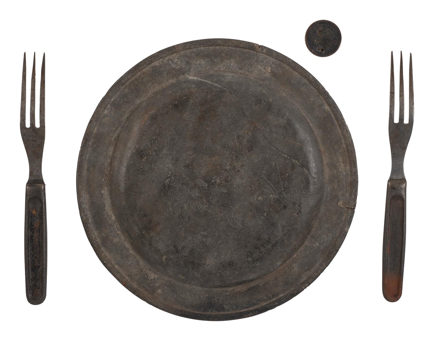[CIVIL WAR]. Ohio POW's utensils & plate "cast into a stockade at Camp Ford Prison in Tyler Texas."