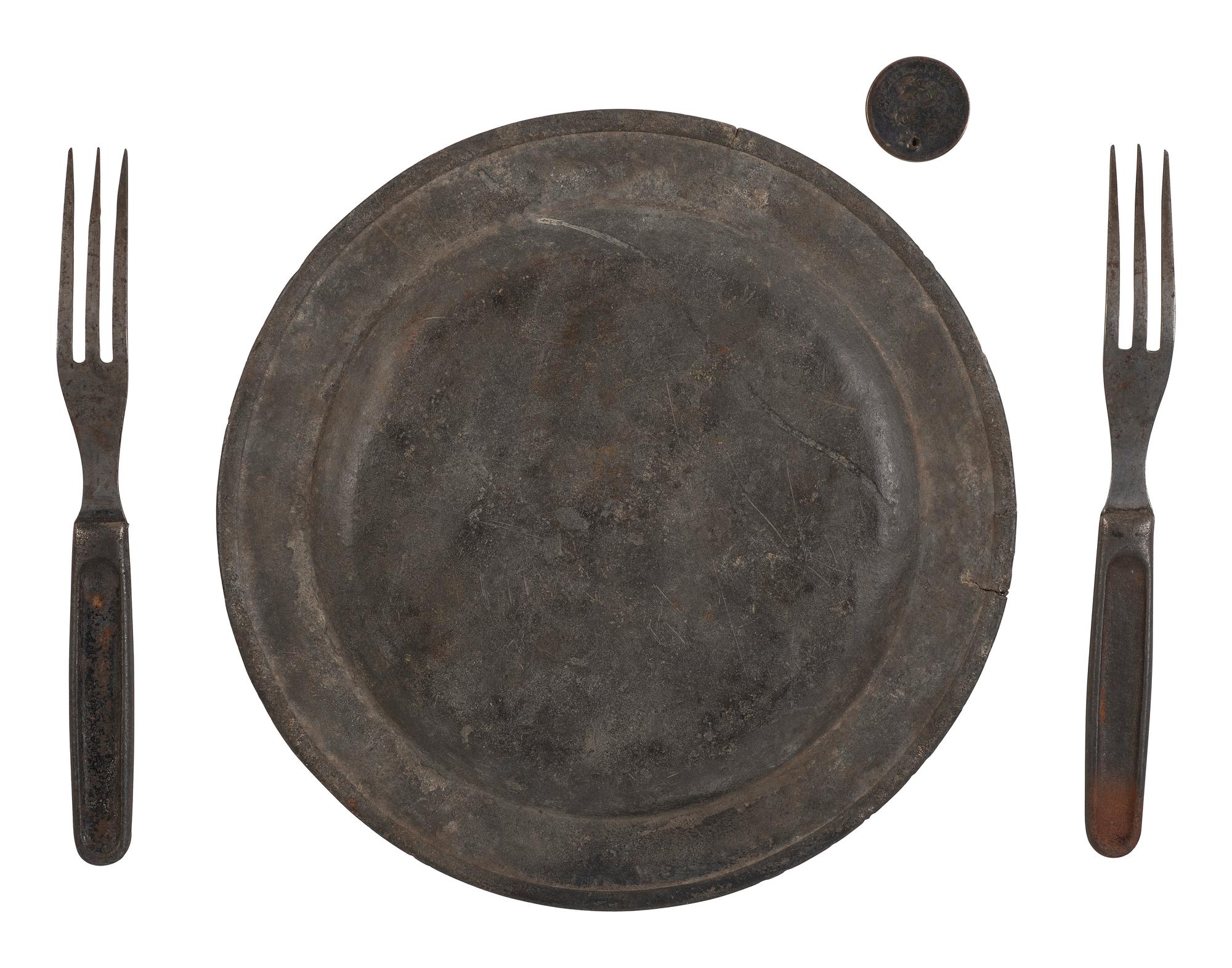 [CIVIL WAR]. Ohio POW's utensils & plate "cast into a stockade at Camp Ford Prison in Tyler Texas."