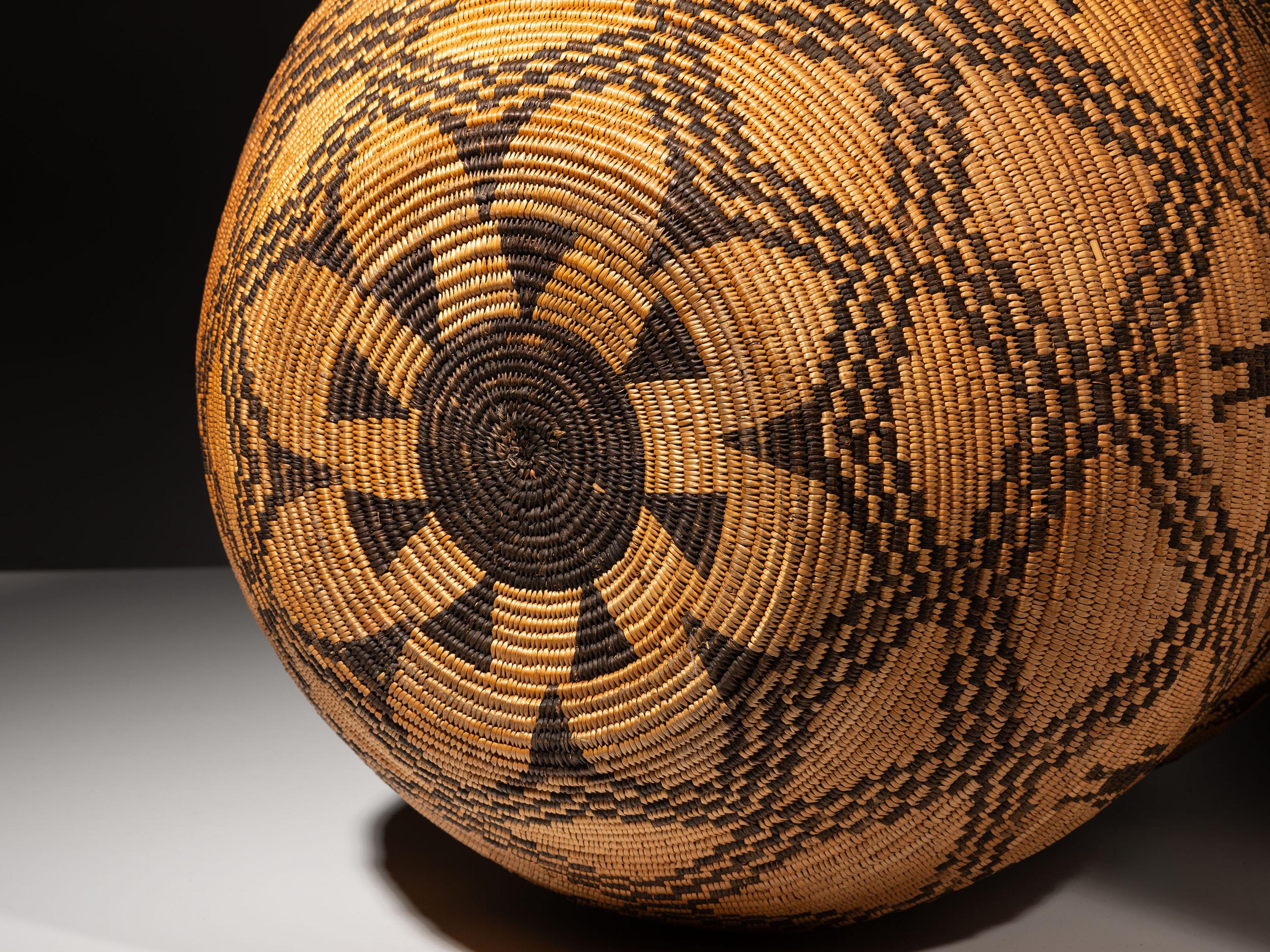 Apache Figural Olla