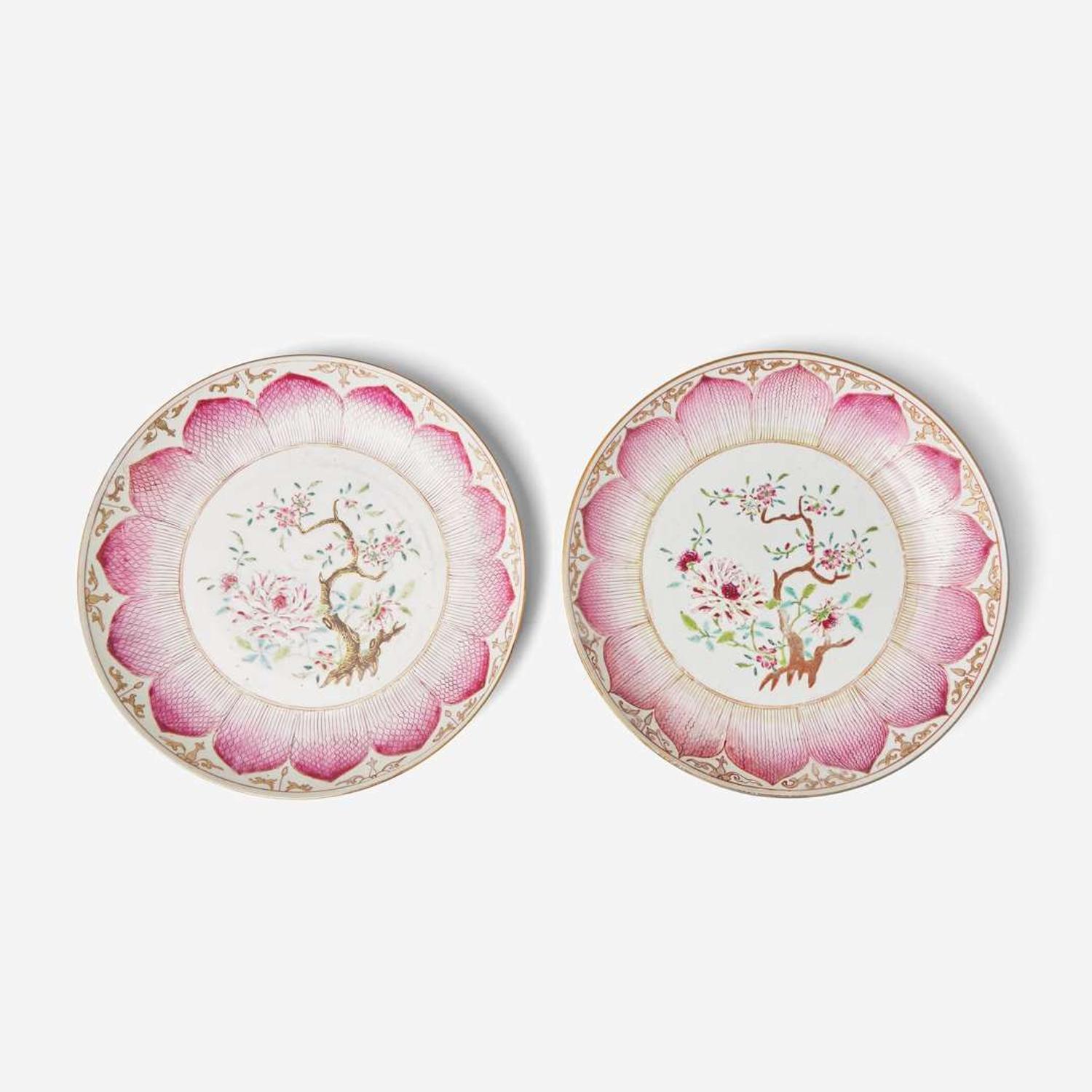 A Pair of Chinese export porcelain "Lotus" dishes 外銷瓷蓮花盤一對 18th century ????