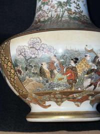 A finely-decorated Satsuma-type vase, Okamoto Ryozan 日本萨摩烧风格瓷瓶 亮山造 Meiji period ??