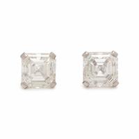 DIAMOND STUD EARRINGS