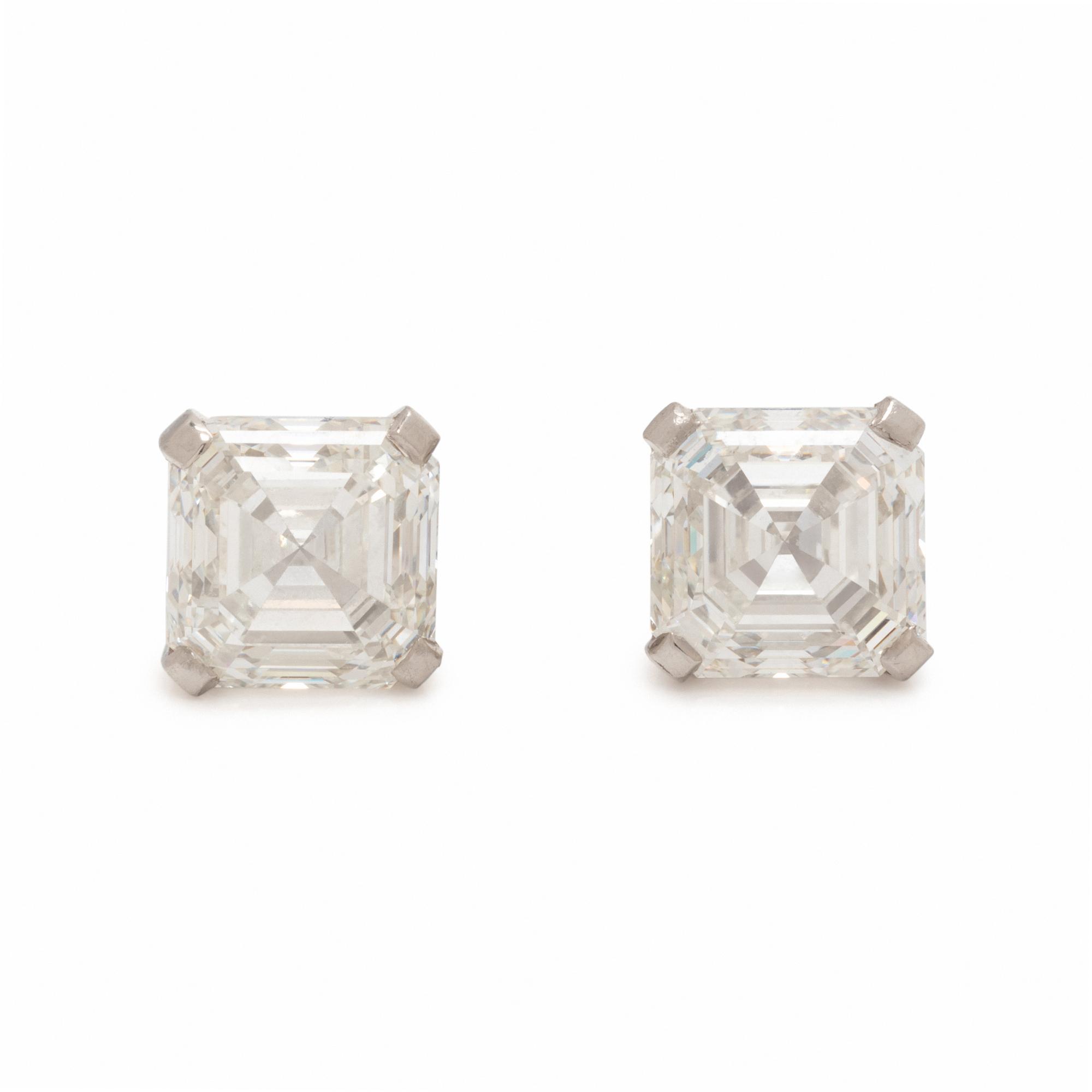 DIAMOND STUD EARRINGS