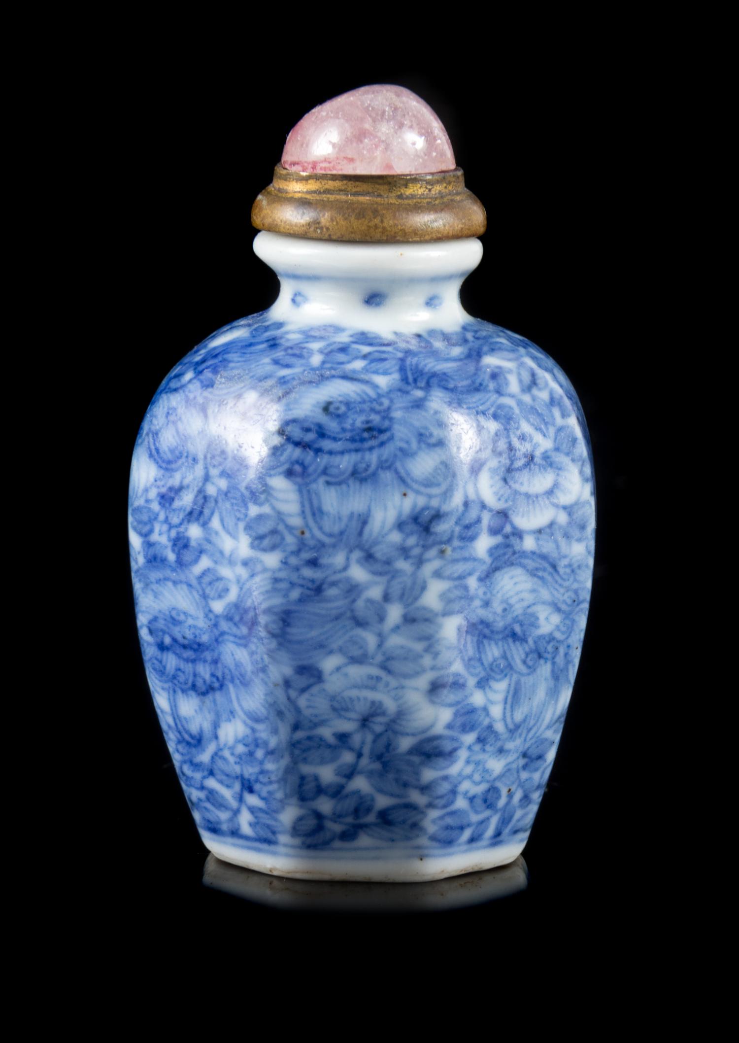 A Small Blue and White Porcelain Octagonal Snuff Bottle Height 2 1/2 inches. — EARLY 19TH CENTURY