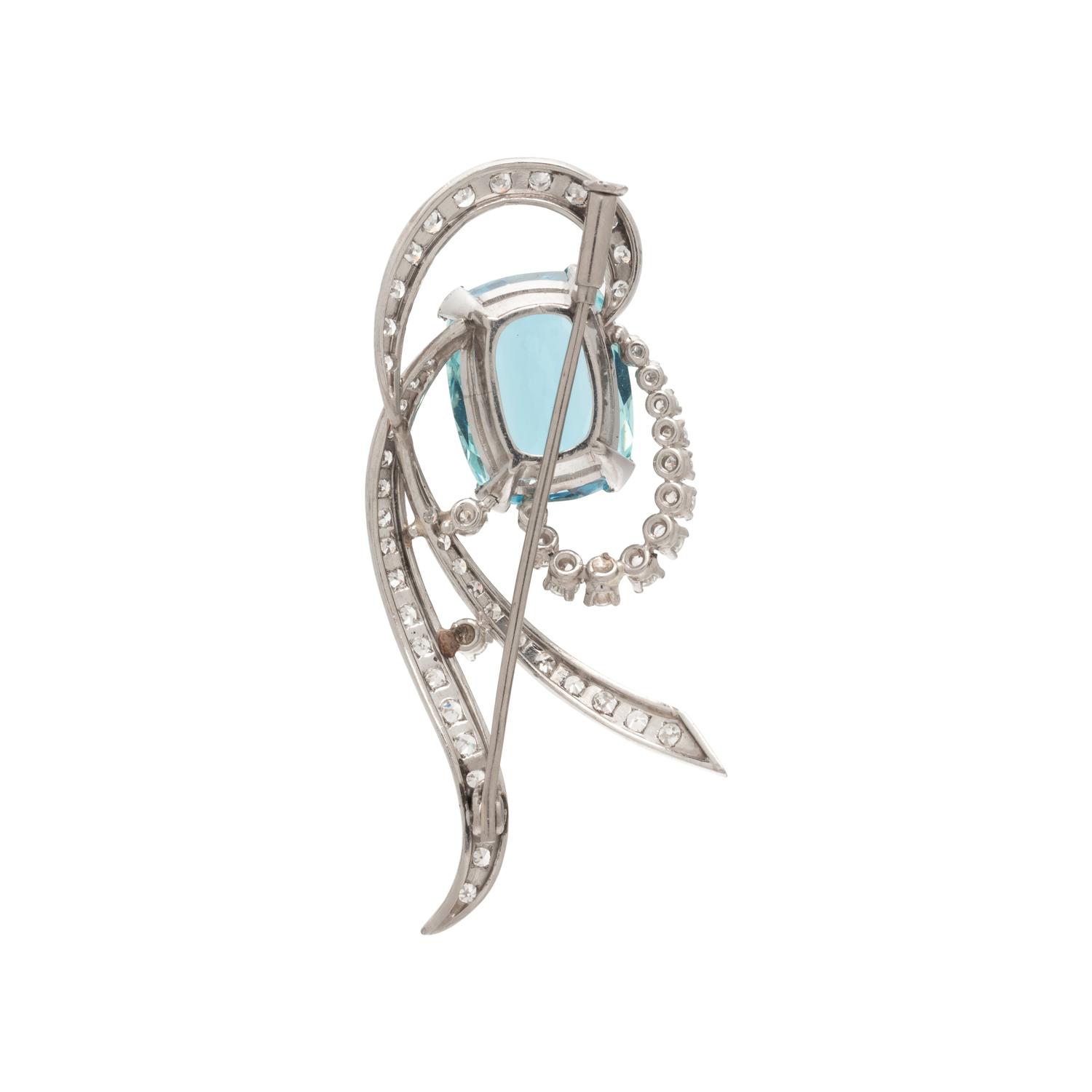 AQUAMARINE AND DIAMOND BROOCH