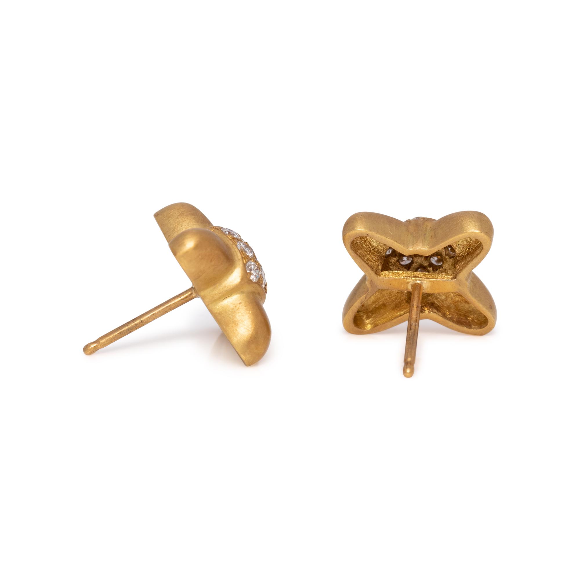 COLLECTION OF YELLOW GOLD EARRINGS