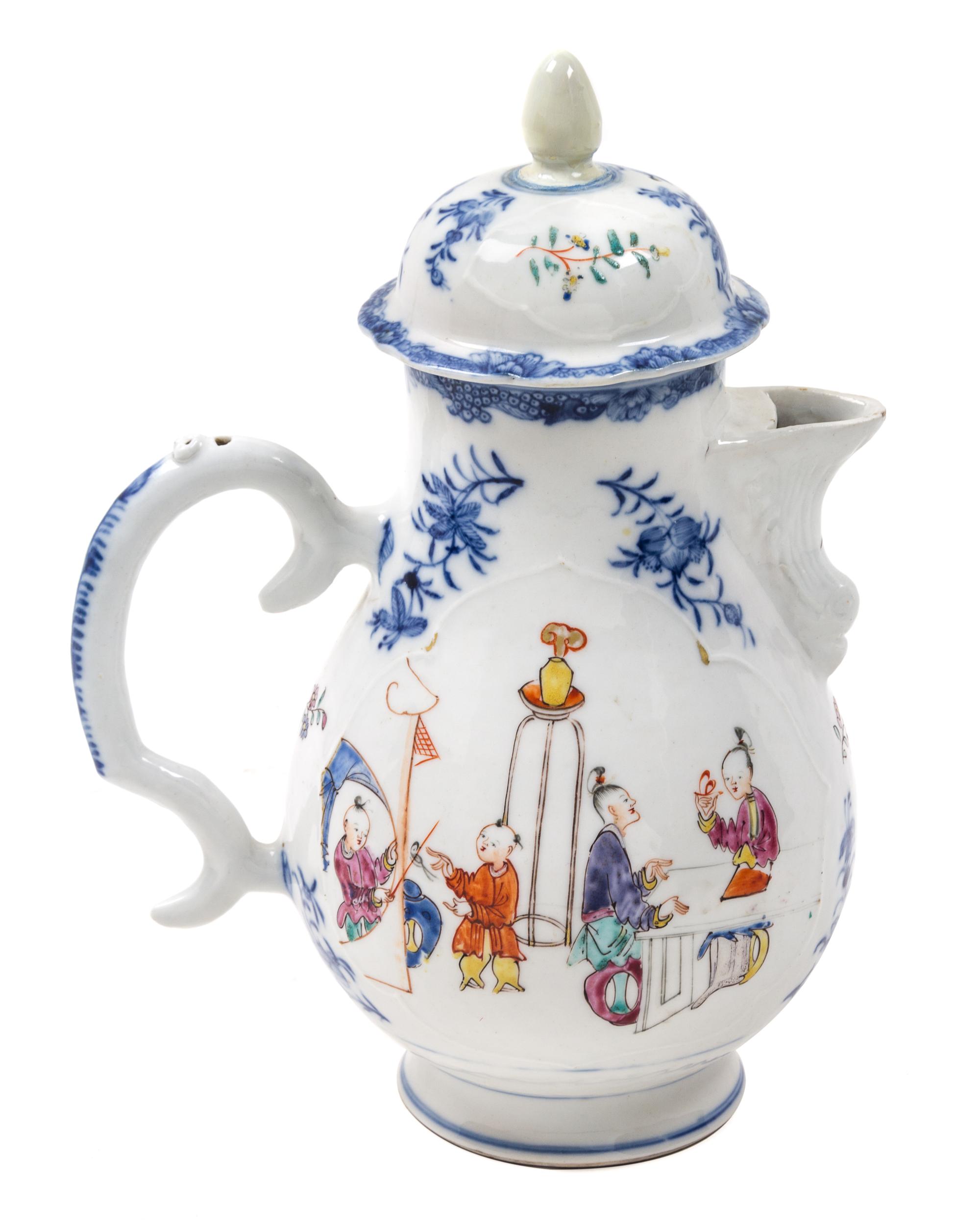 A Chinese Export Porcelain Coffee Pot Height 9 1/4 inches. — 19TH CENTURY