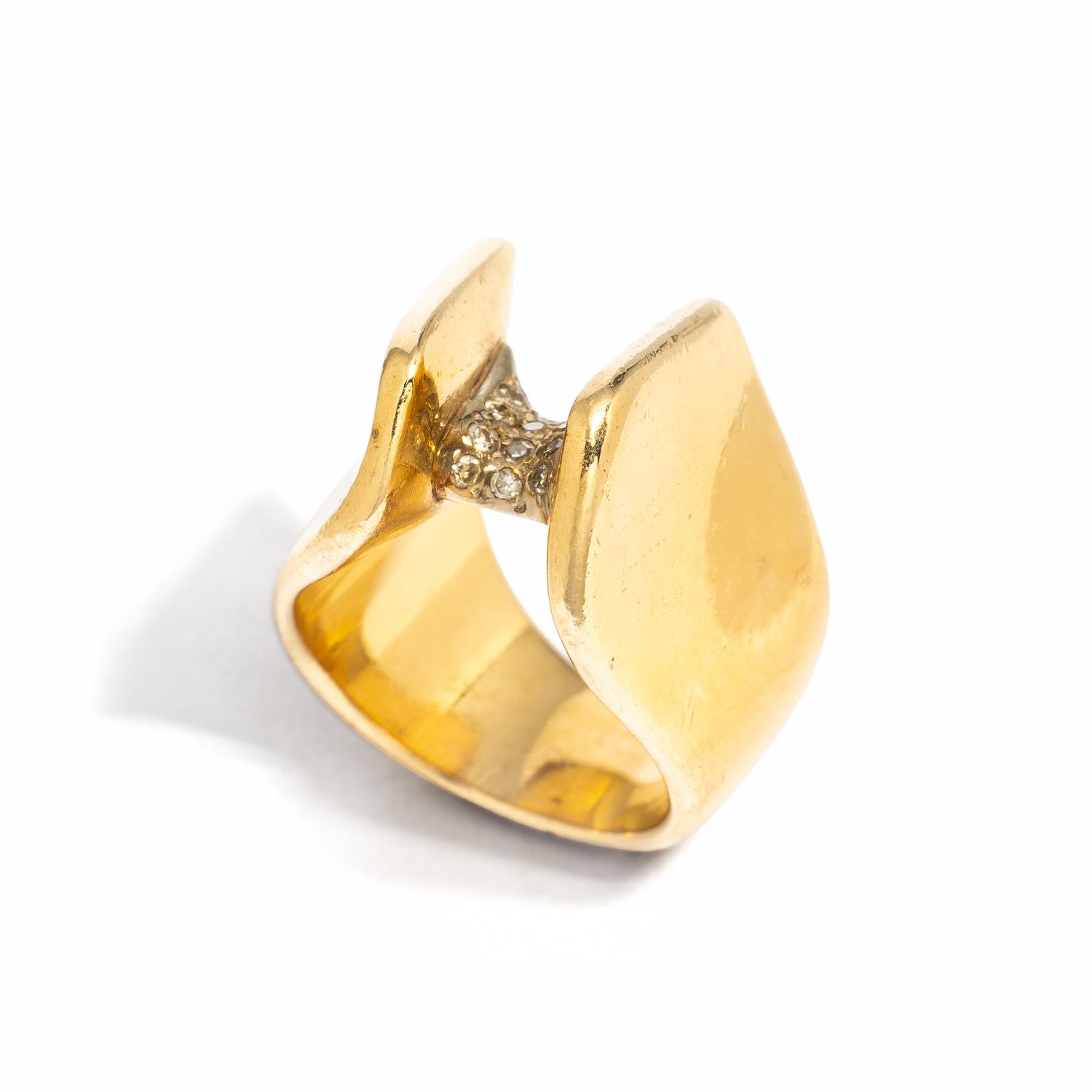 FREDRICK PRETE, YELLOW GOLD AND DIAMOND RING