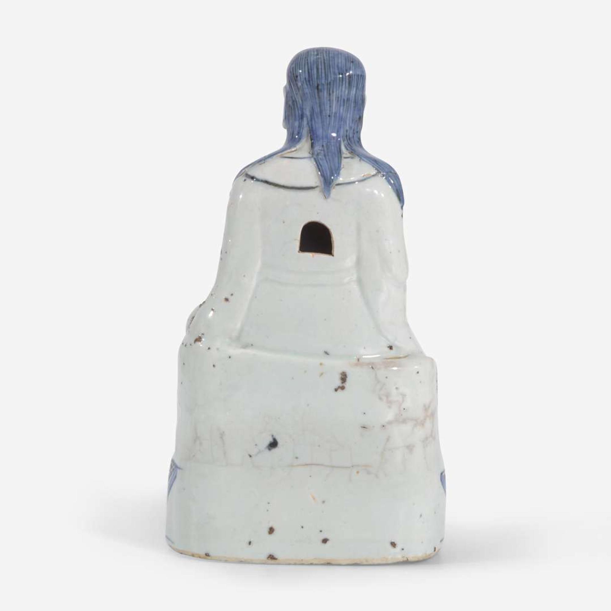 A Chinese blue and white porcelain figure of Xuanwu 玄武大帝青花瓷像 Late Ming dynasty ??