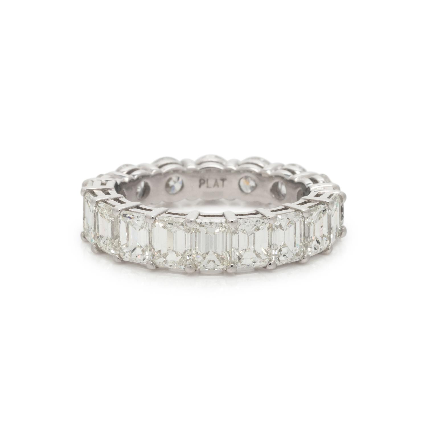 TWO-SIDED DIAMOND ETERNITY BAND
