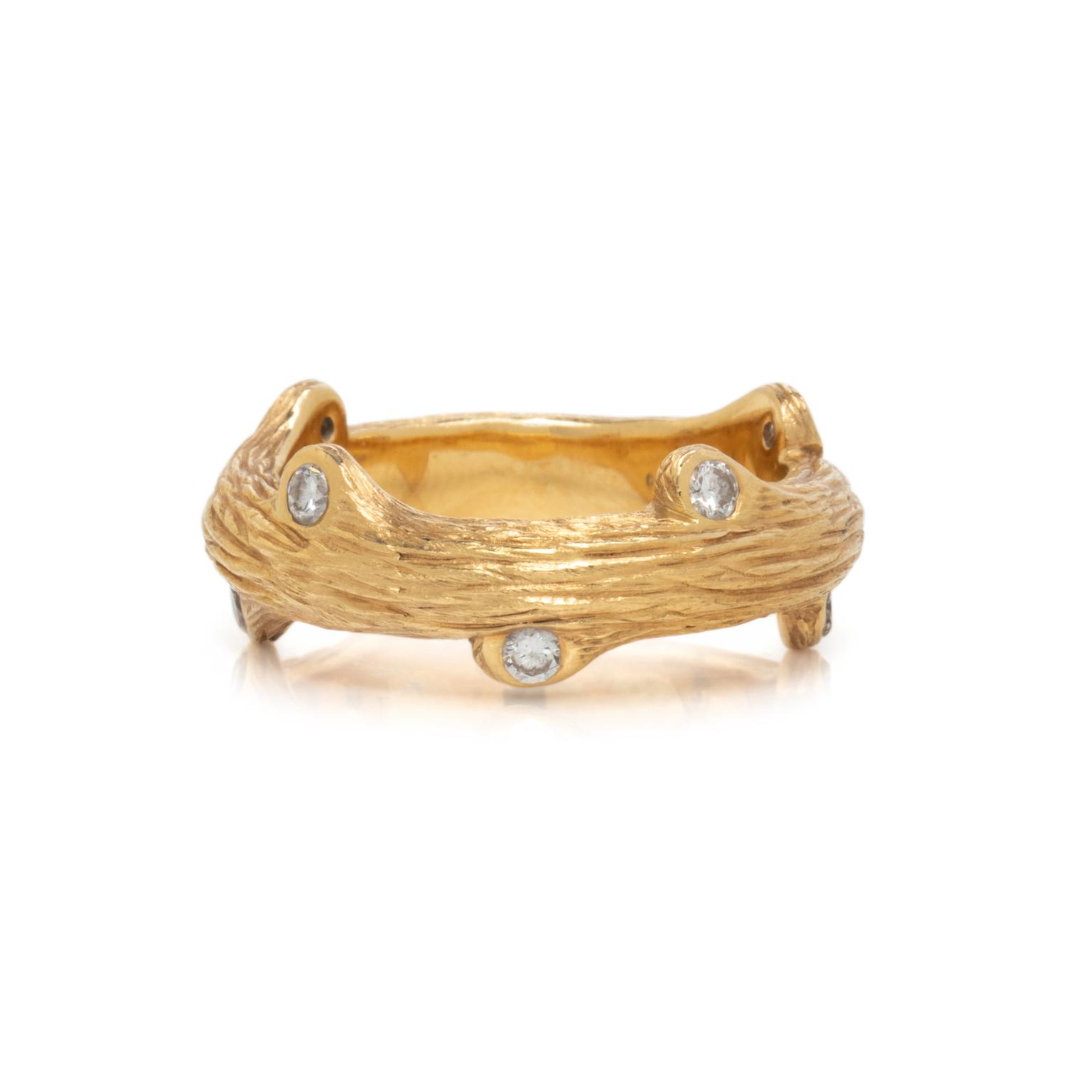 YELLOW GOLD AND DIAMOND RING