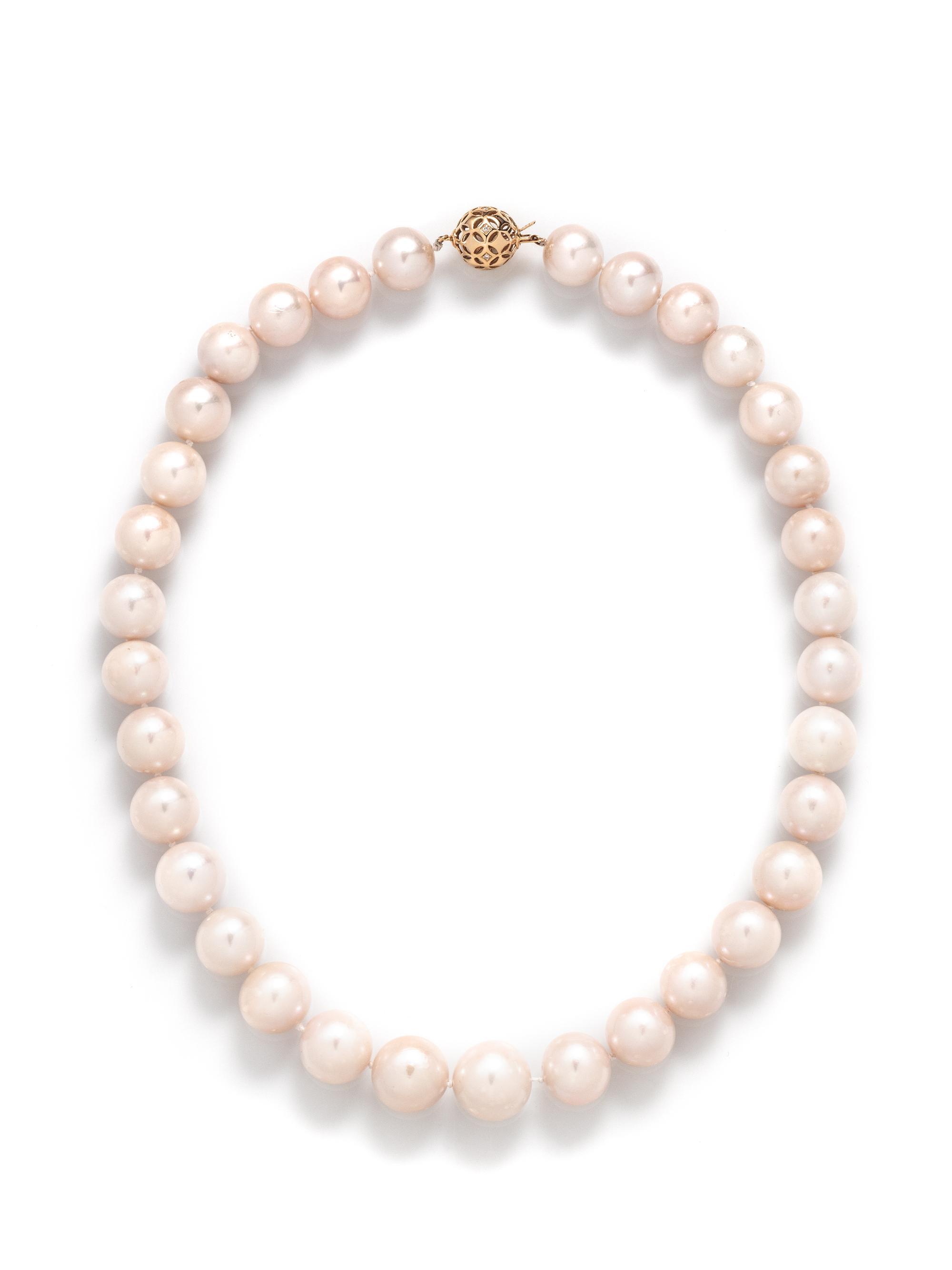 CULTURED SOUTH SEA PEARL NECKLACE