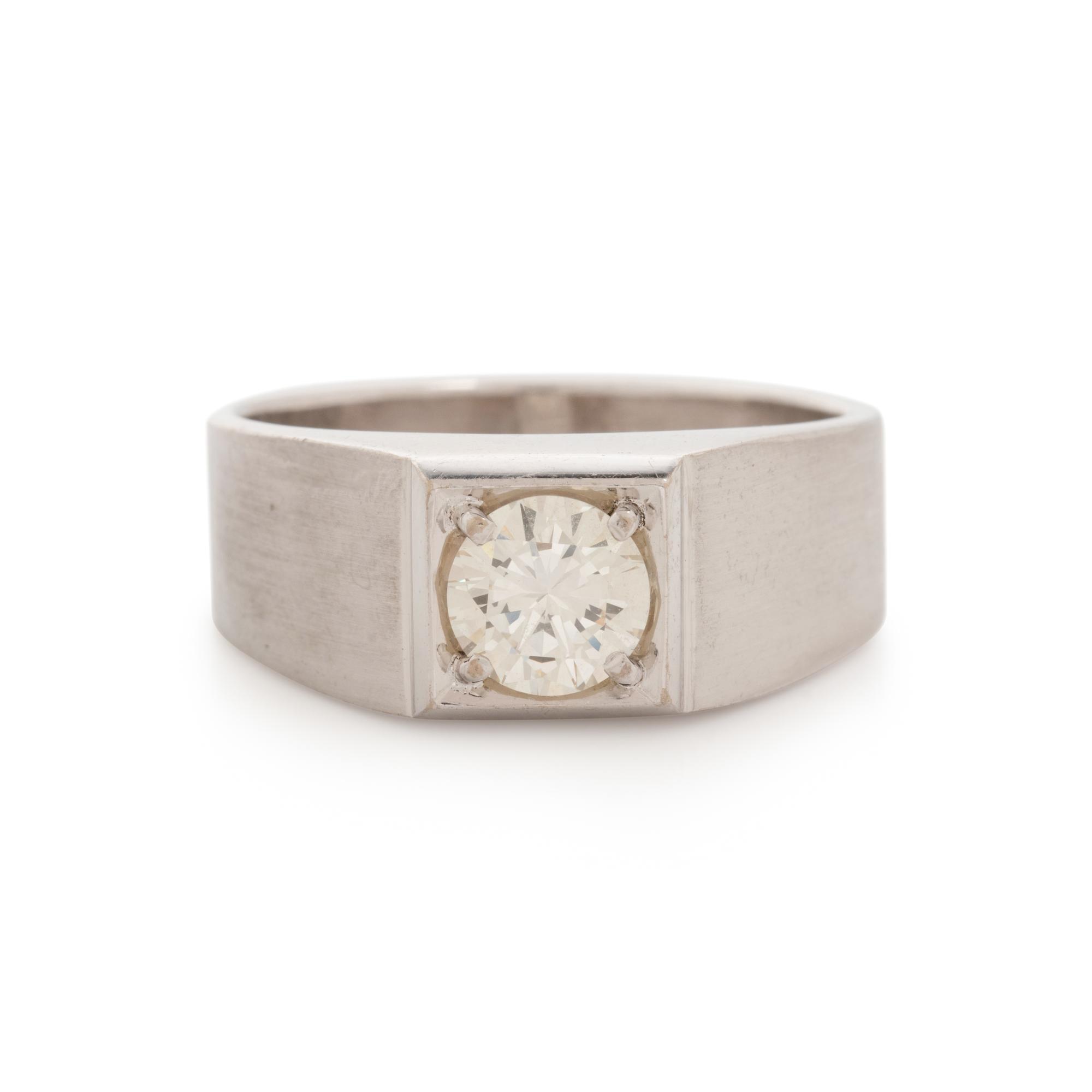 WHITE GOLD AND DIAMOND RING